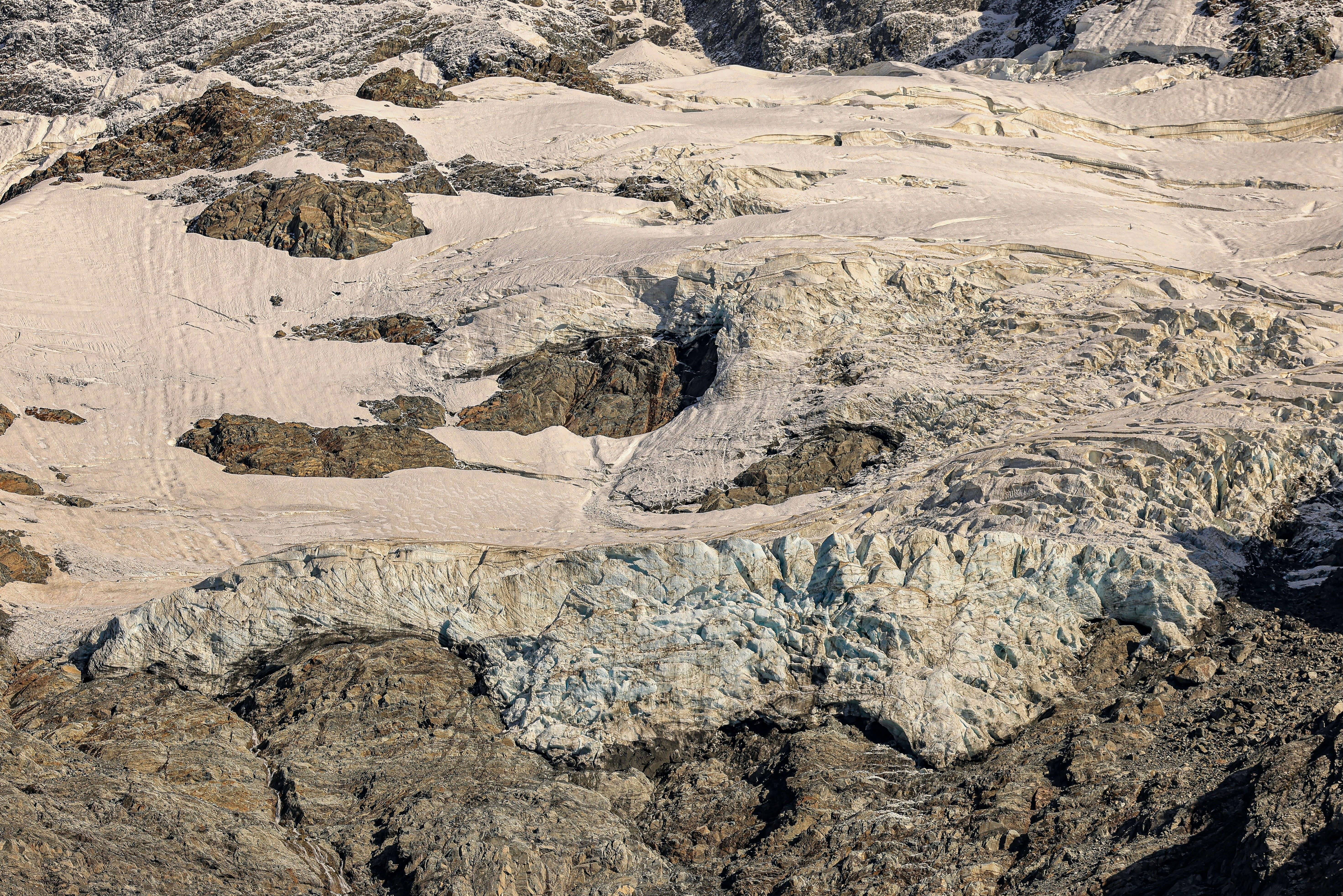 Photo by maximilian_brand