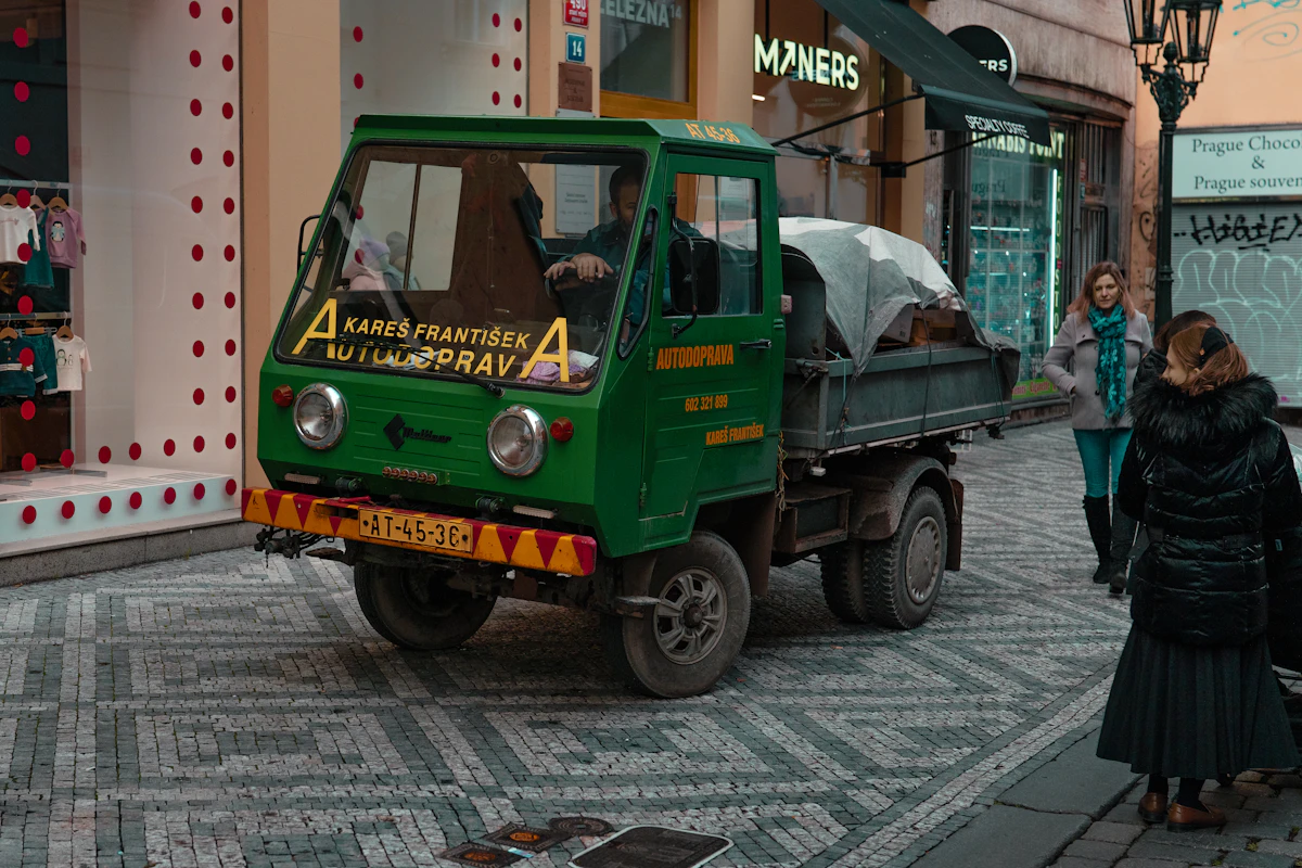 Isuzu NPR Camión Pequeño
