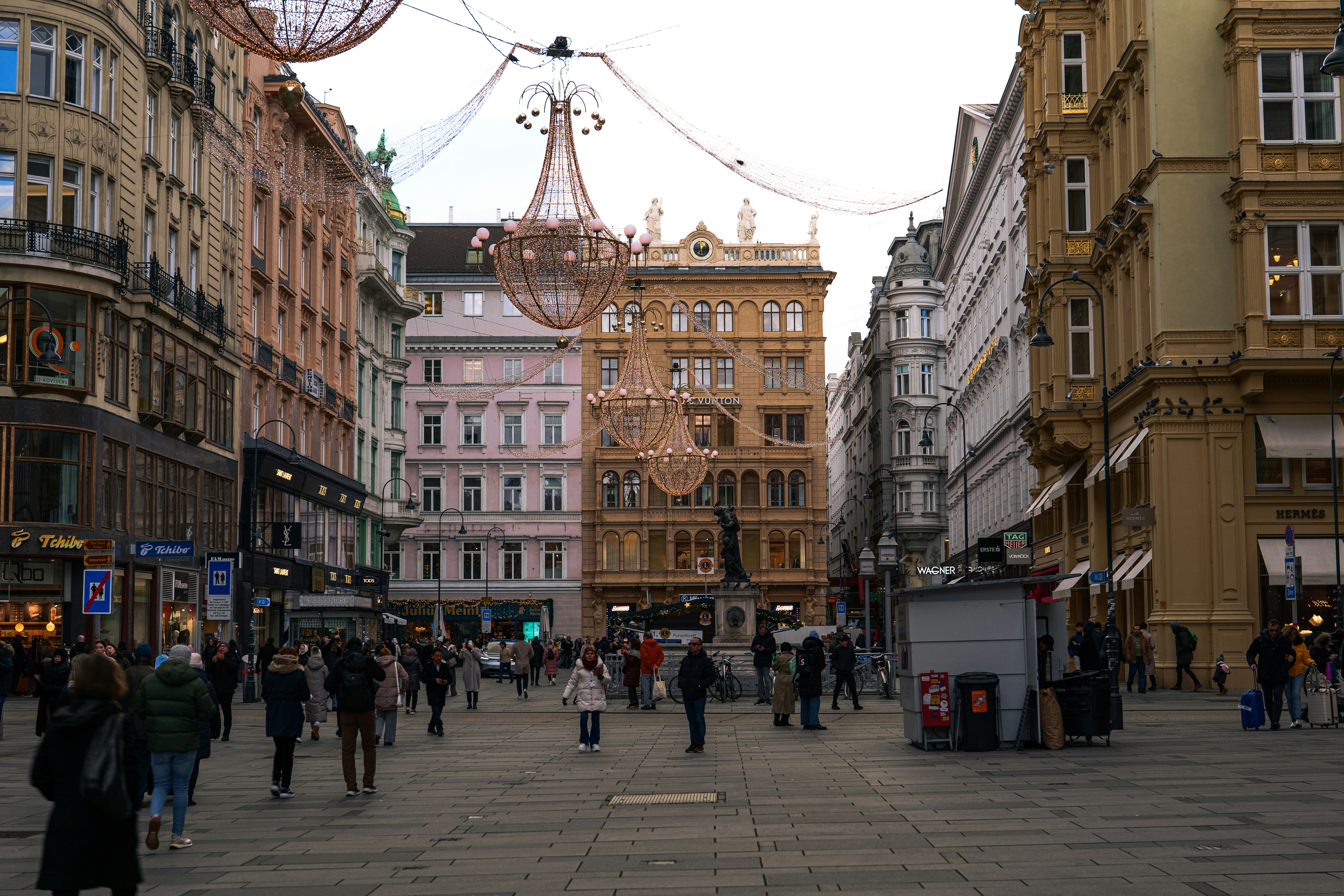 Visita guiada: De la plaza de Oriente a la calle del Sacramento