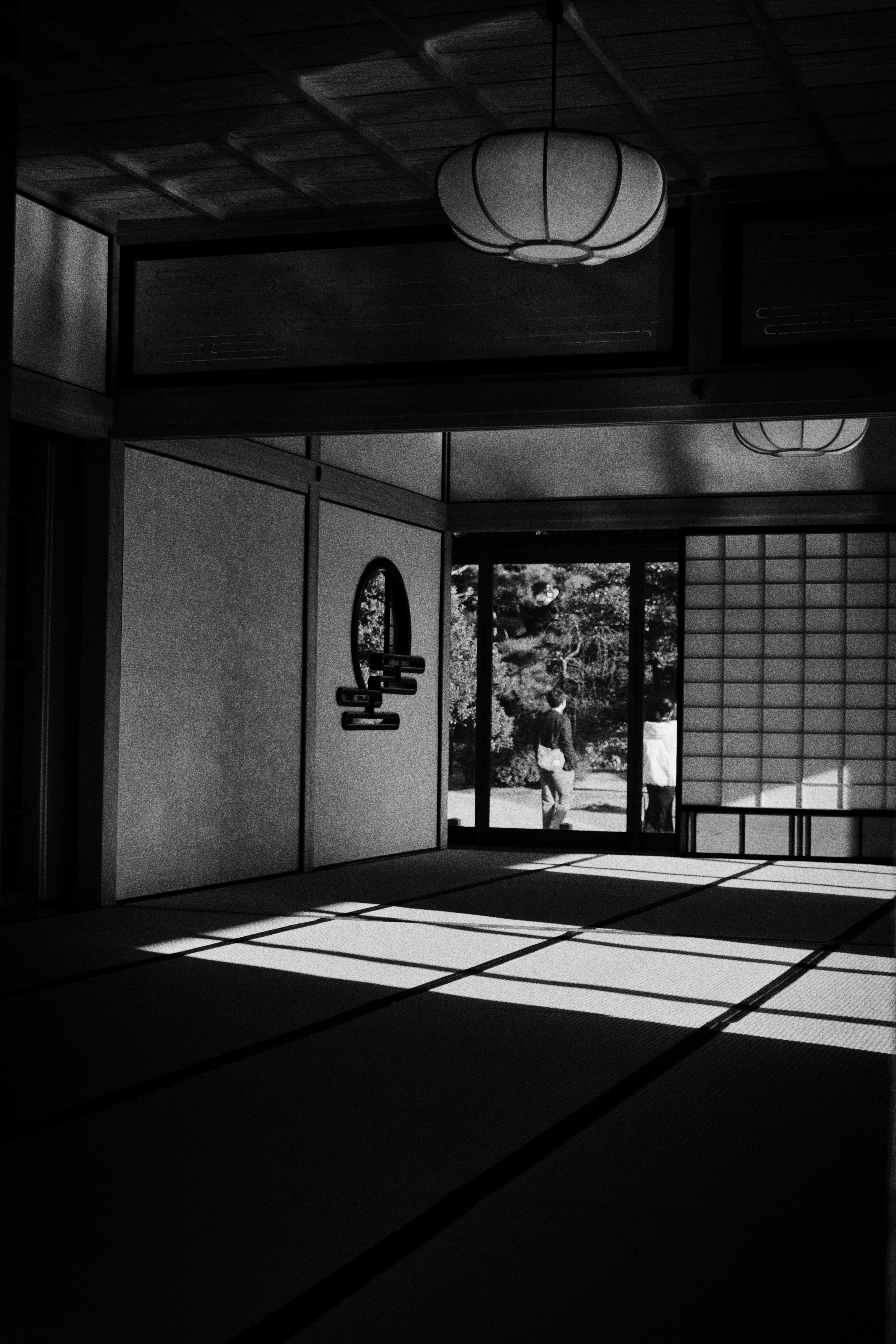 Shoji screen lattice patterns and light
