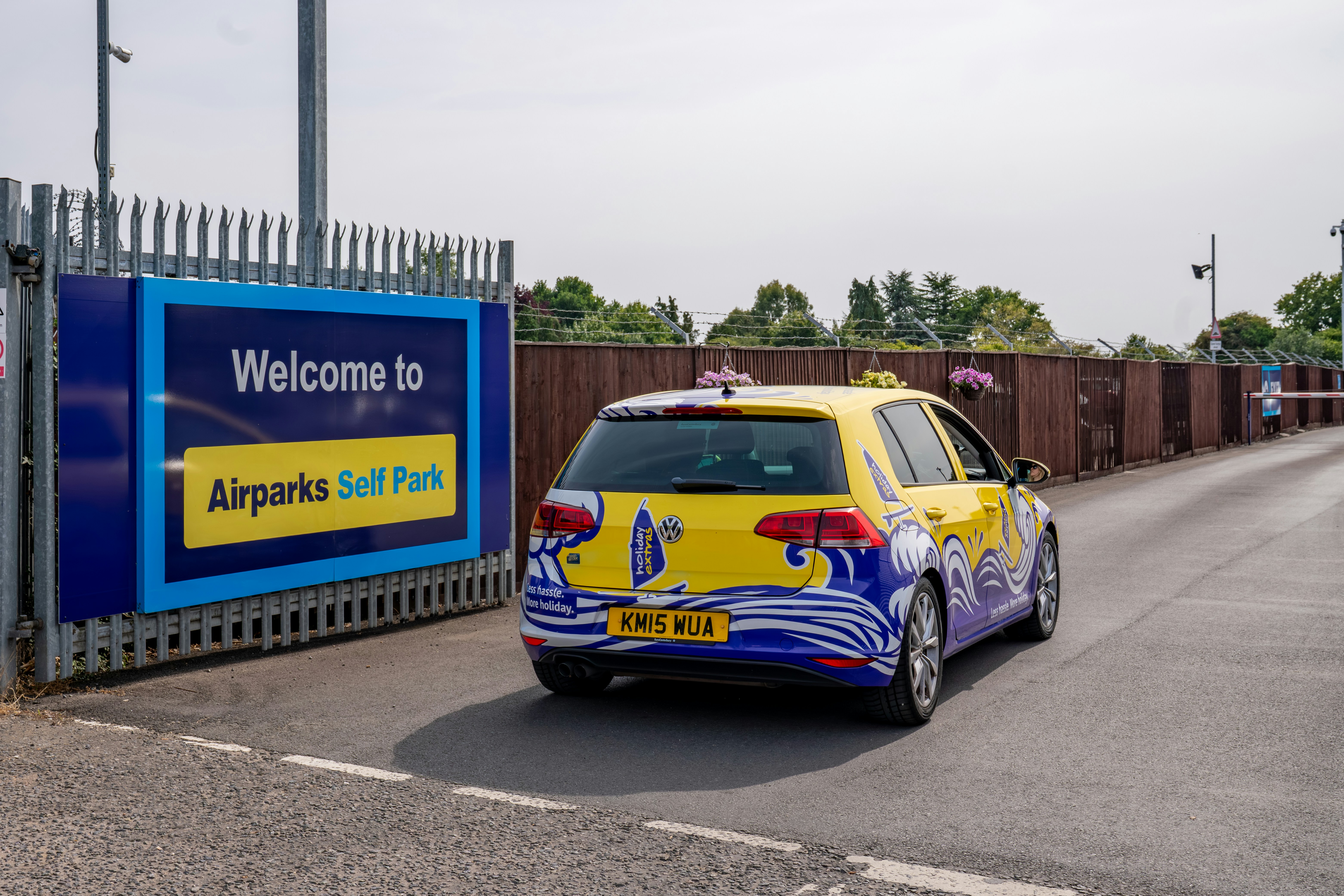 booking airport transfer