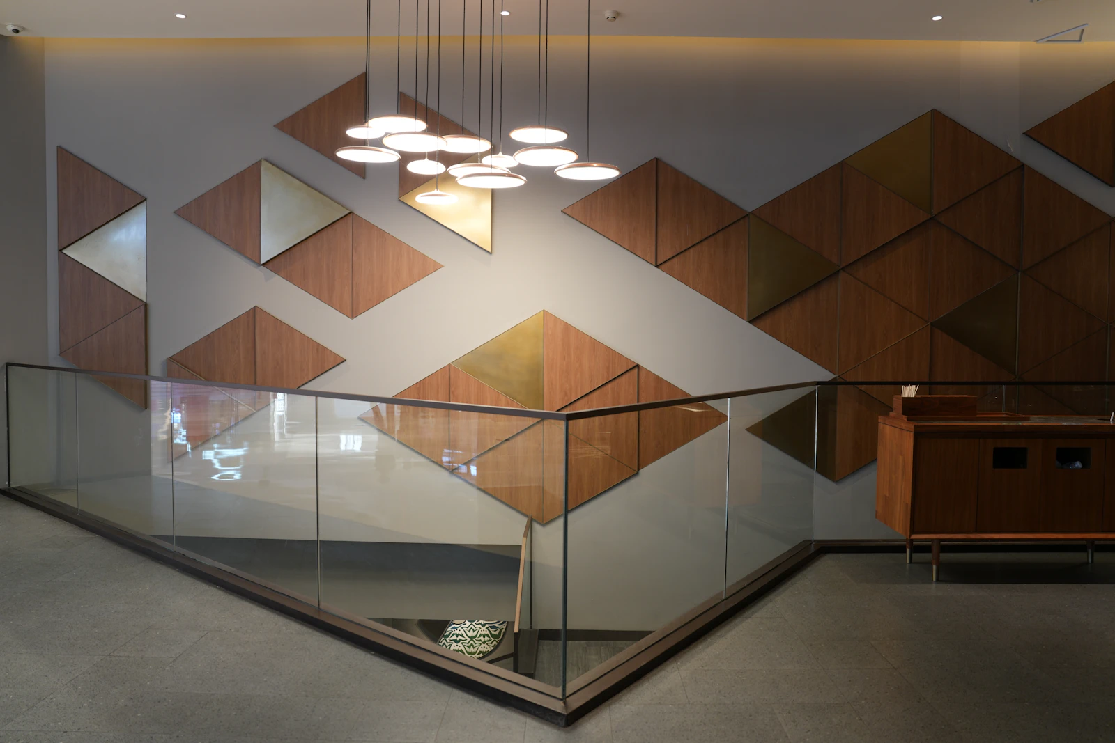 Top Wallpaper Trends for Dubai Interiors