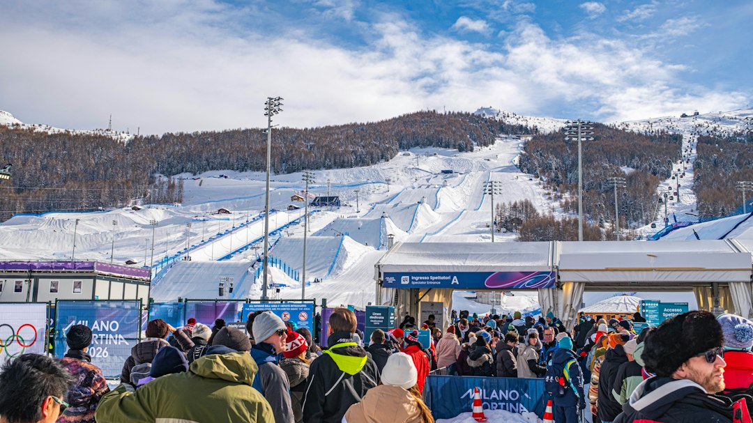 华山国际滑雪场