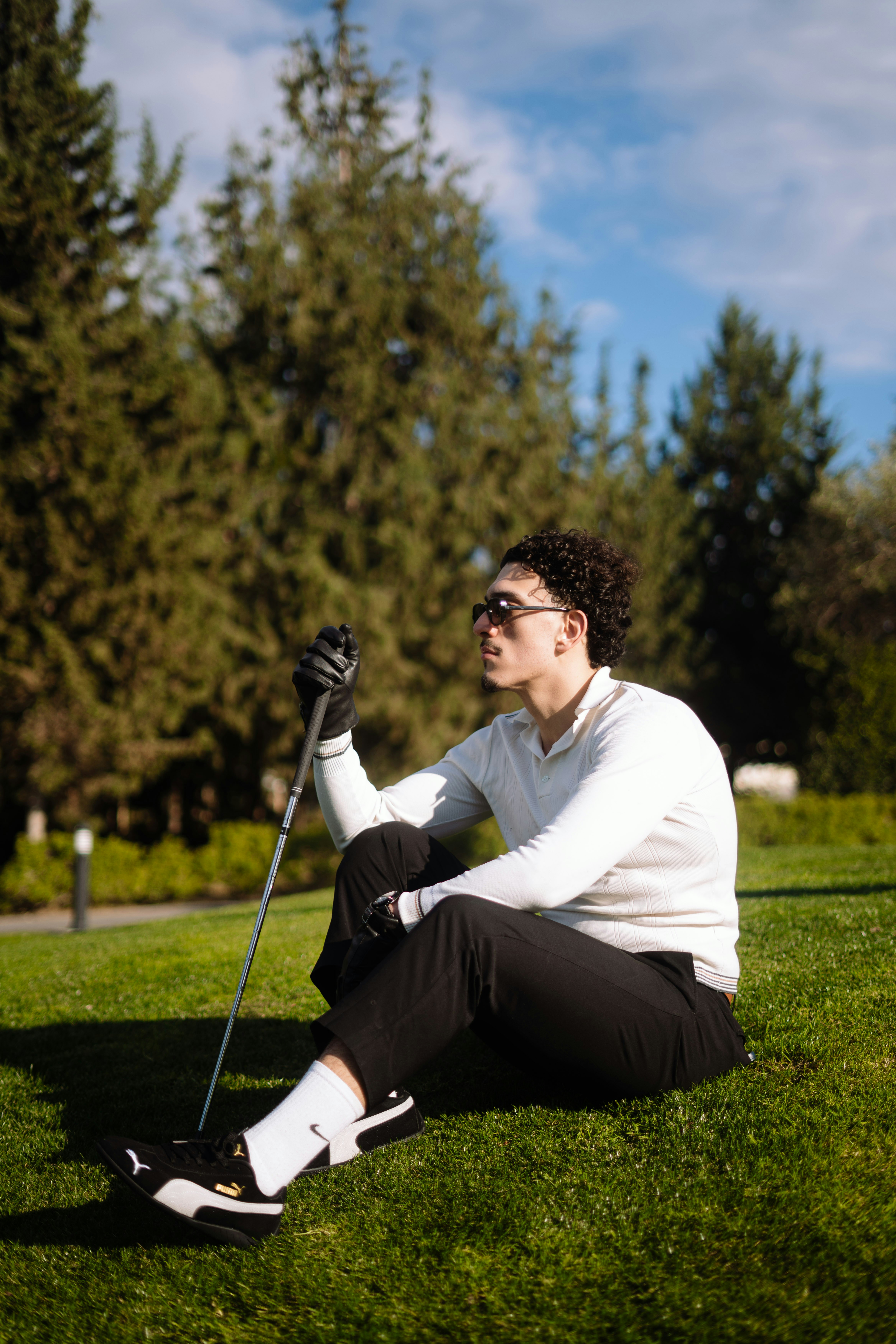 confident golfer