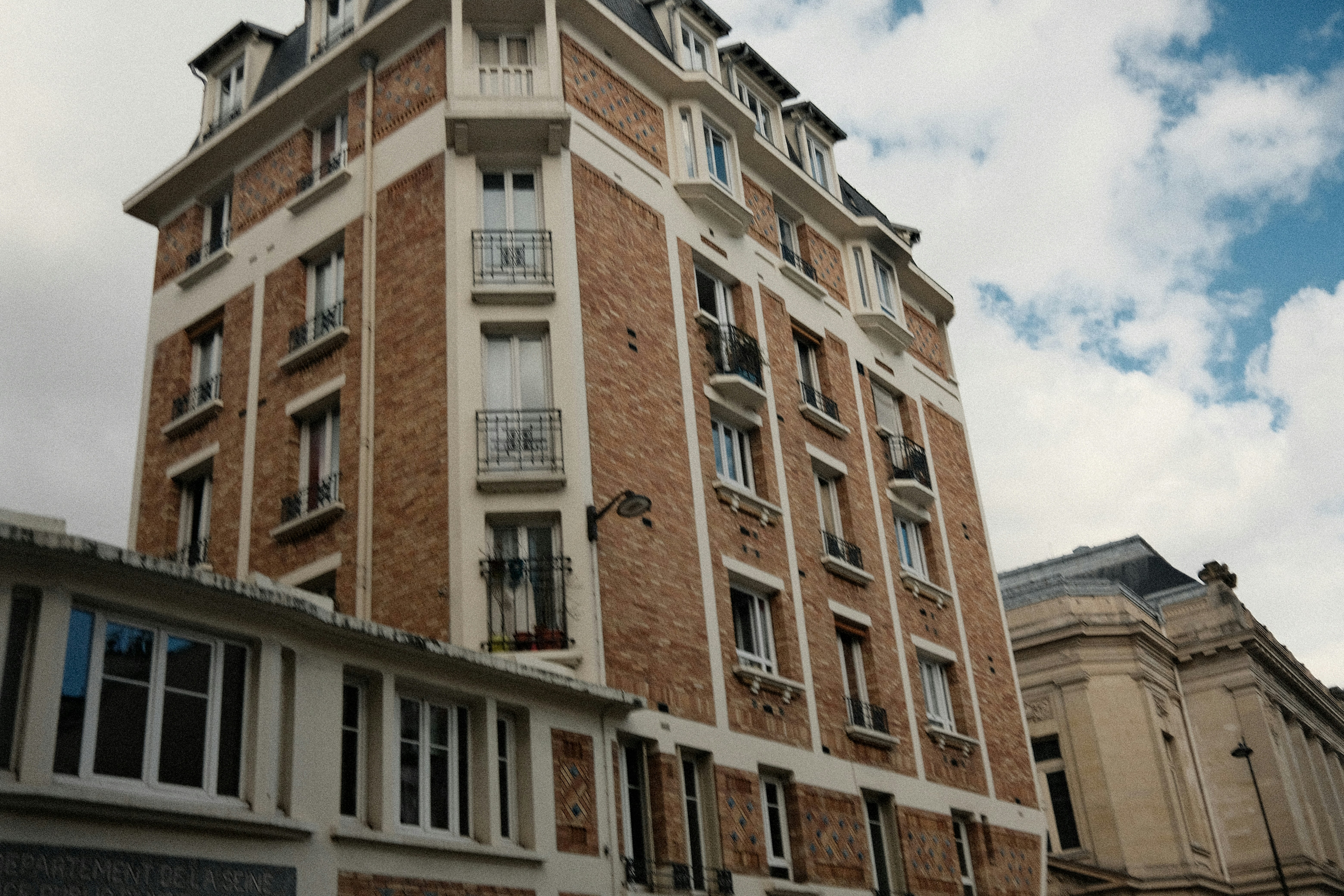 Photo by valentinlacoste