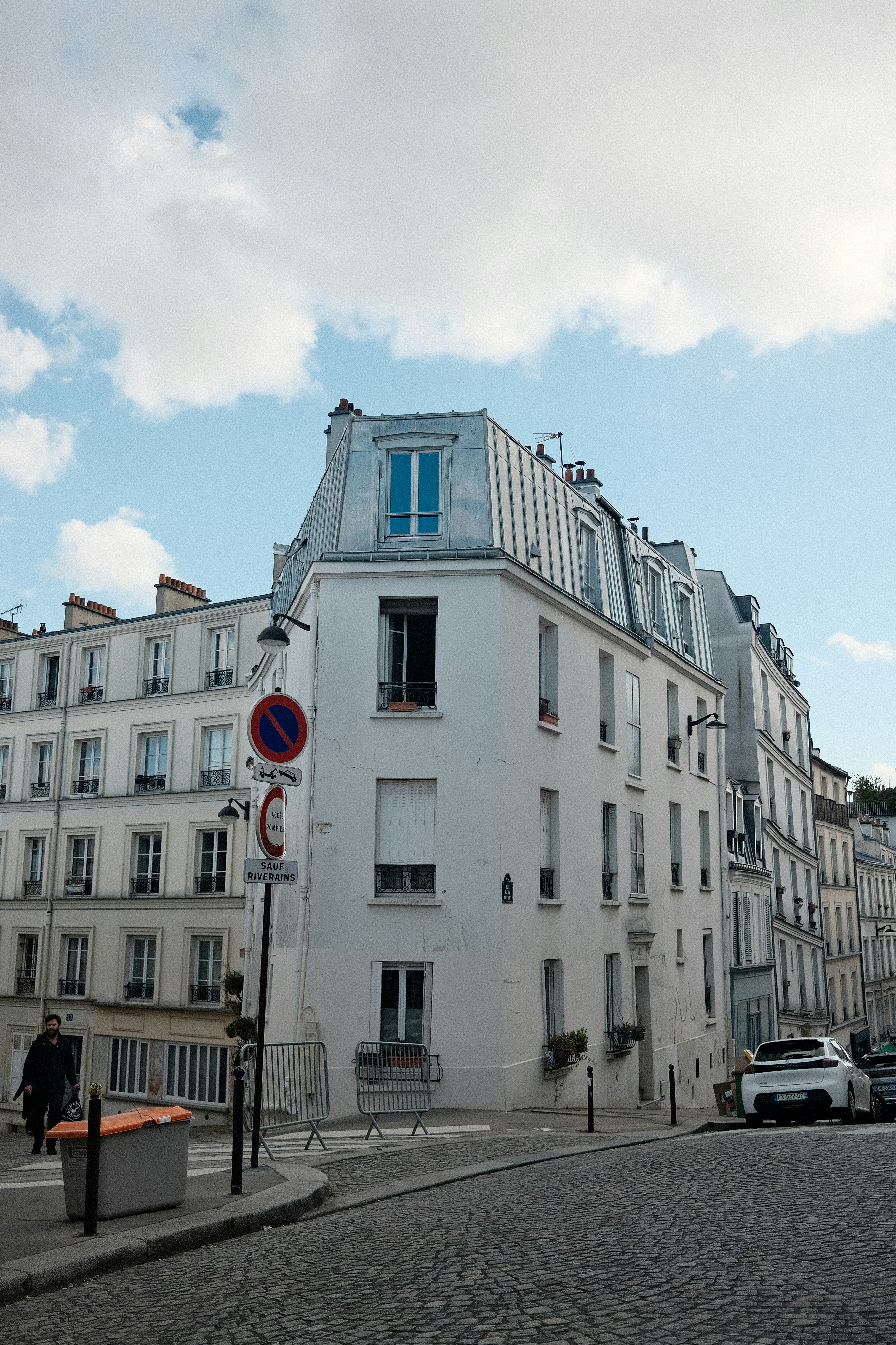 Photo by valentinlacoste