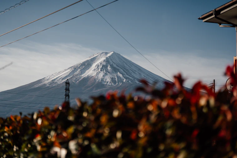 Gunung Fuji bersalju di Jepang
