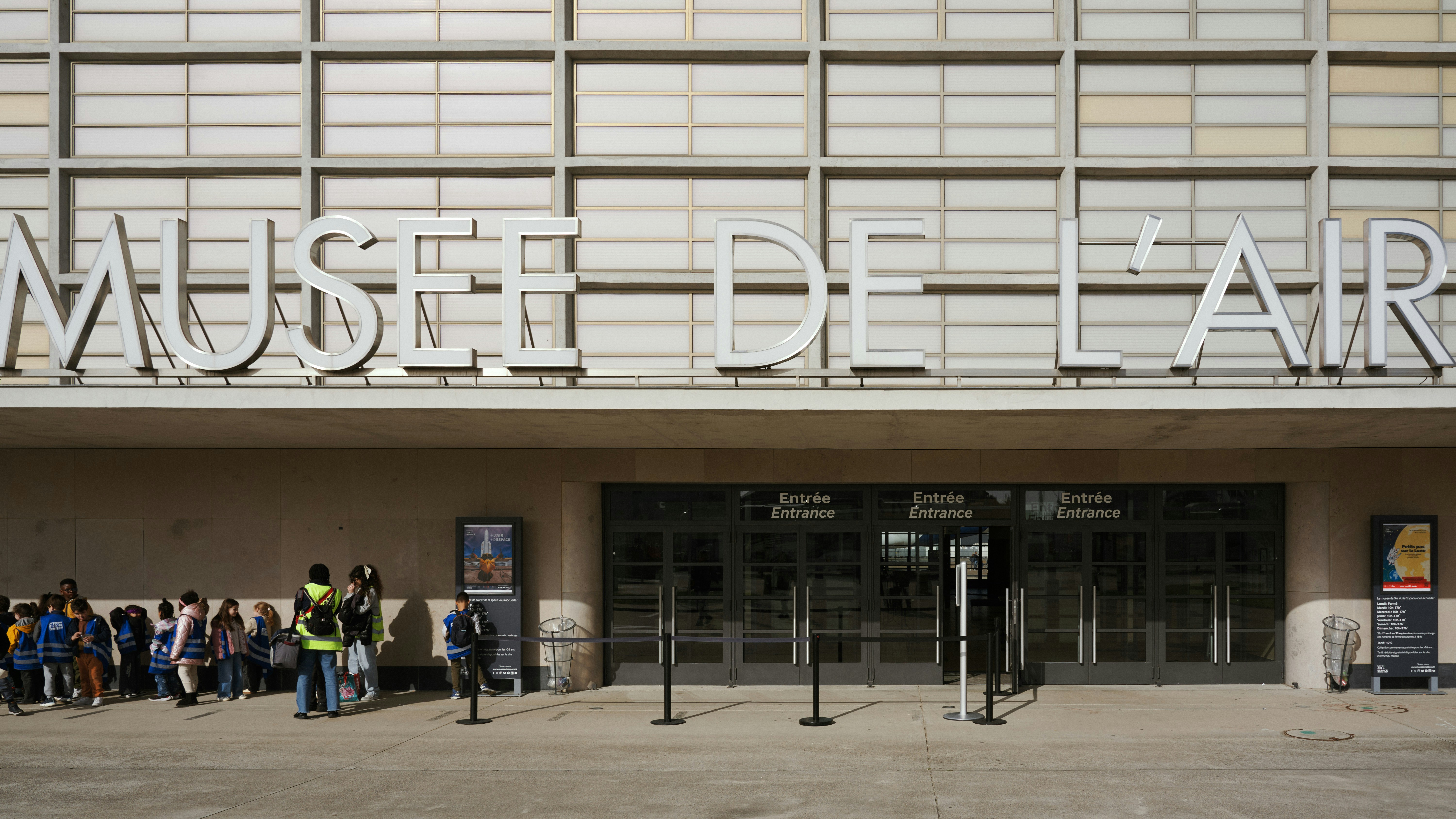 The musee de l'air et de l'espace entrance