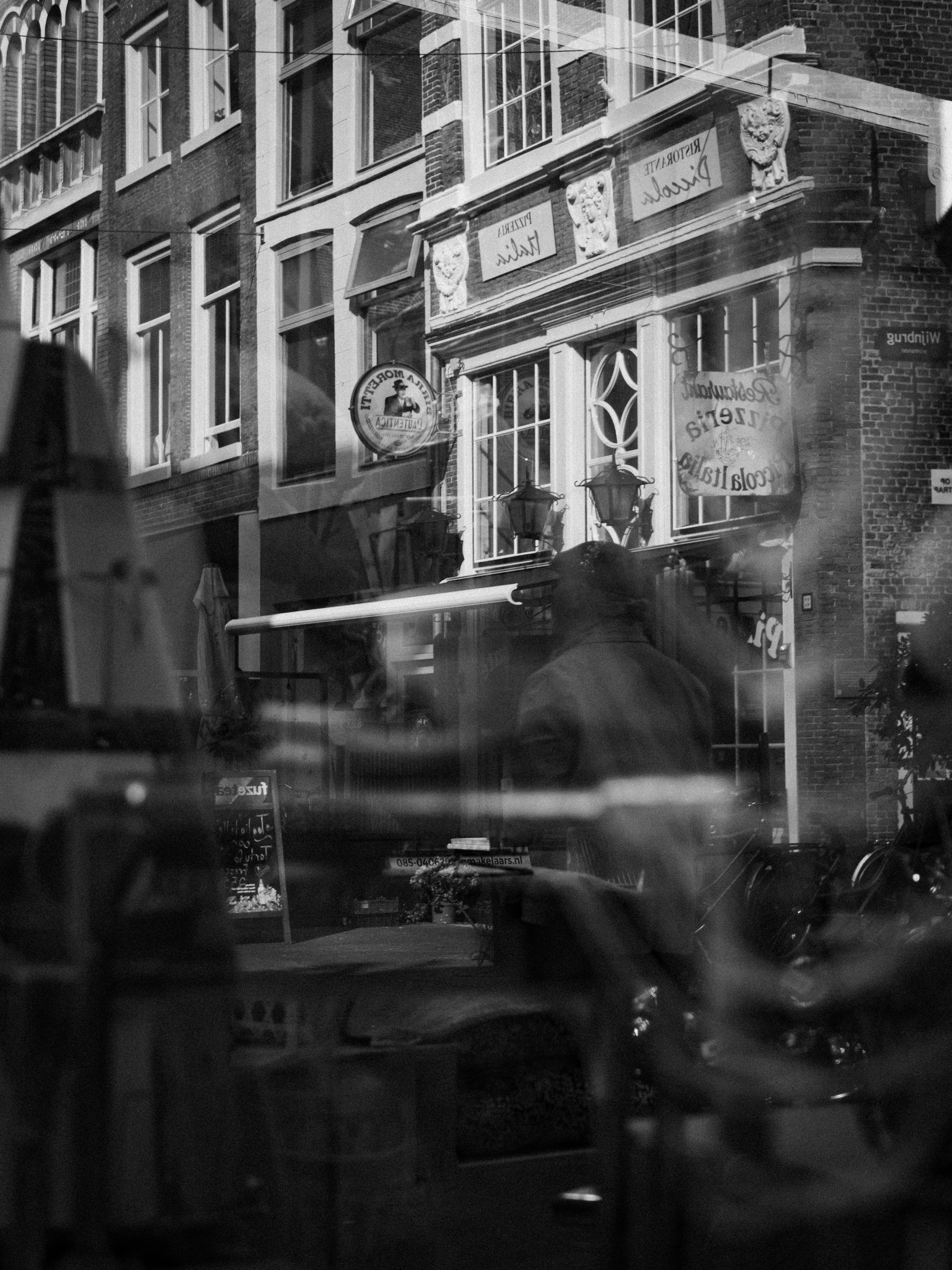 Photo by veuge