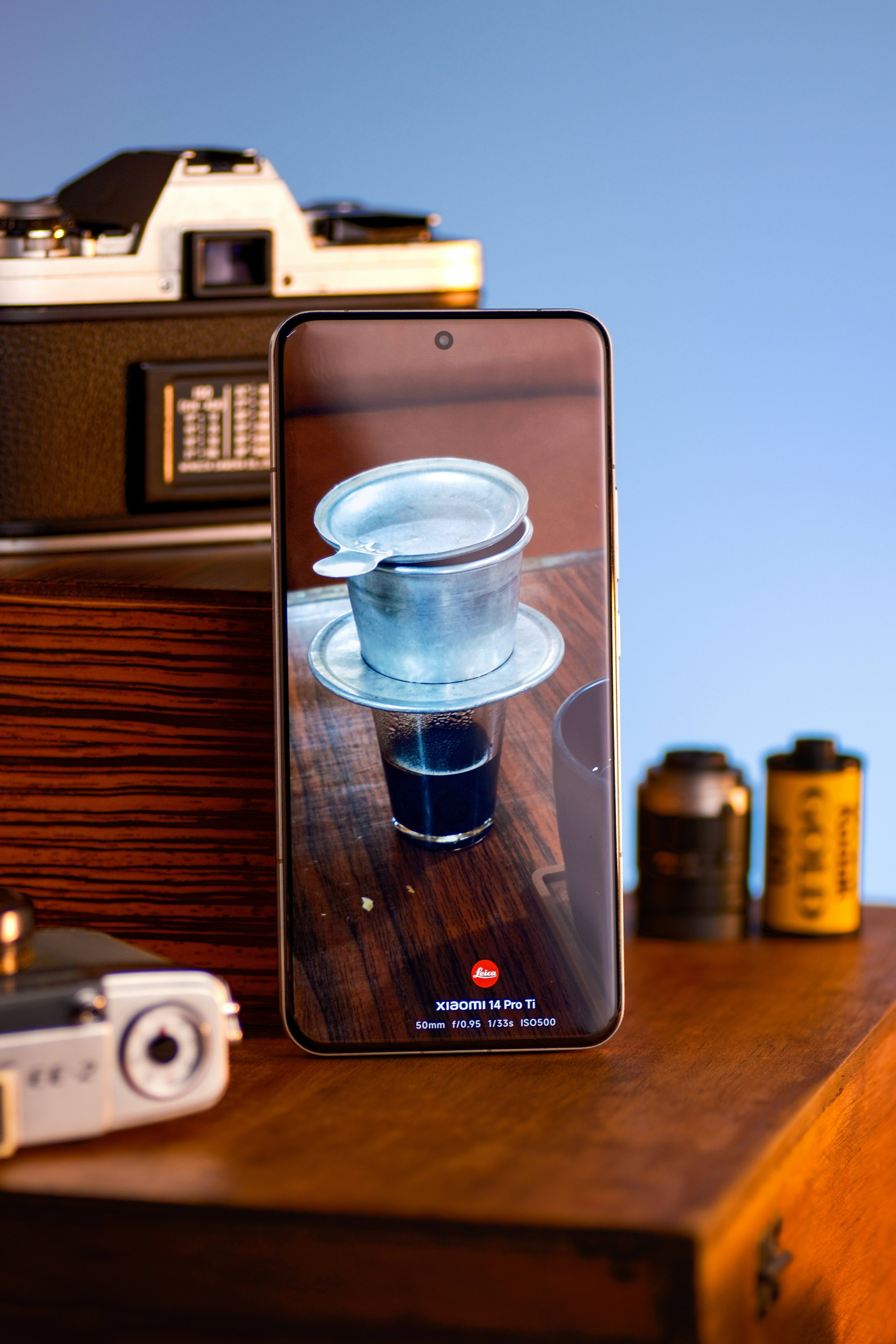 Smartphone displaying vietnamese coffee preparation setup