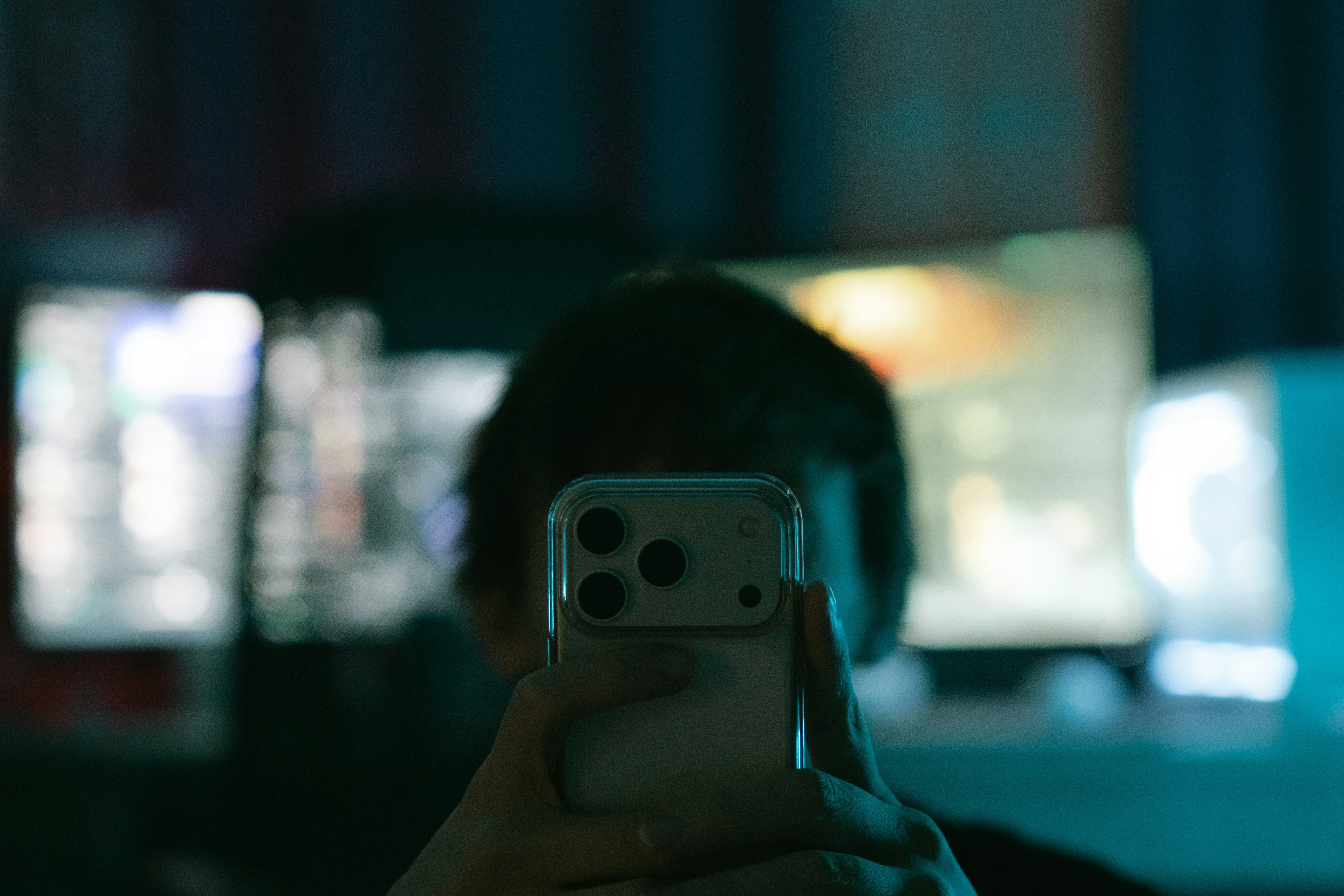 Apple se reunió con PrismML, la startup que corrió 27,000 millones de parámetros en un iPhone imagen del post
