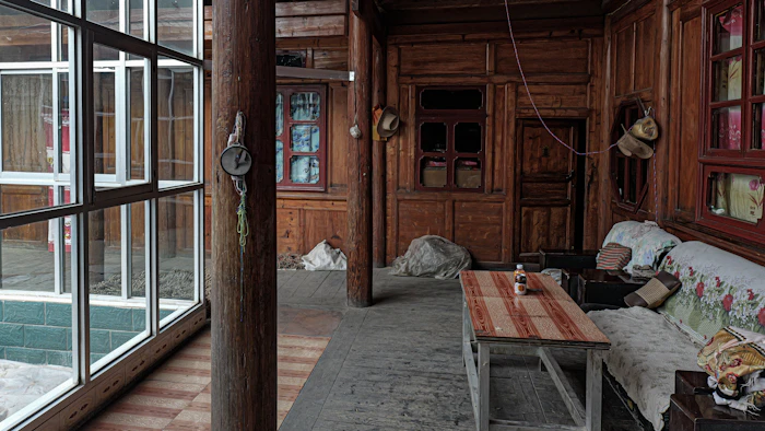 Courtyard Room at Pinewood Manor, opening onto the inner courtyard
