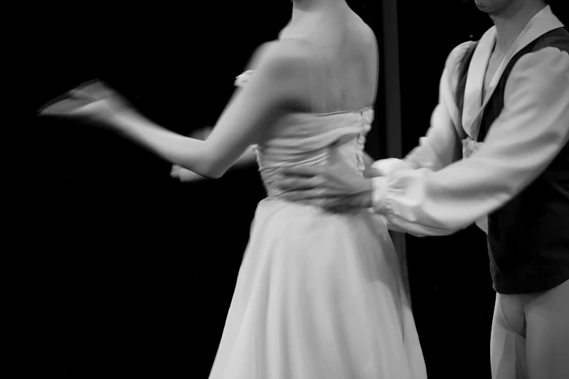 Bailarinas sensuales en movimiento