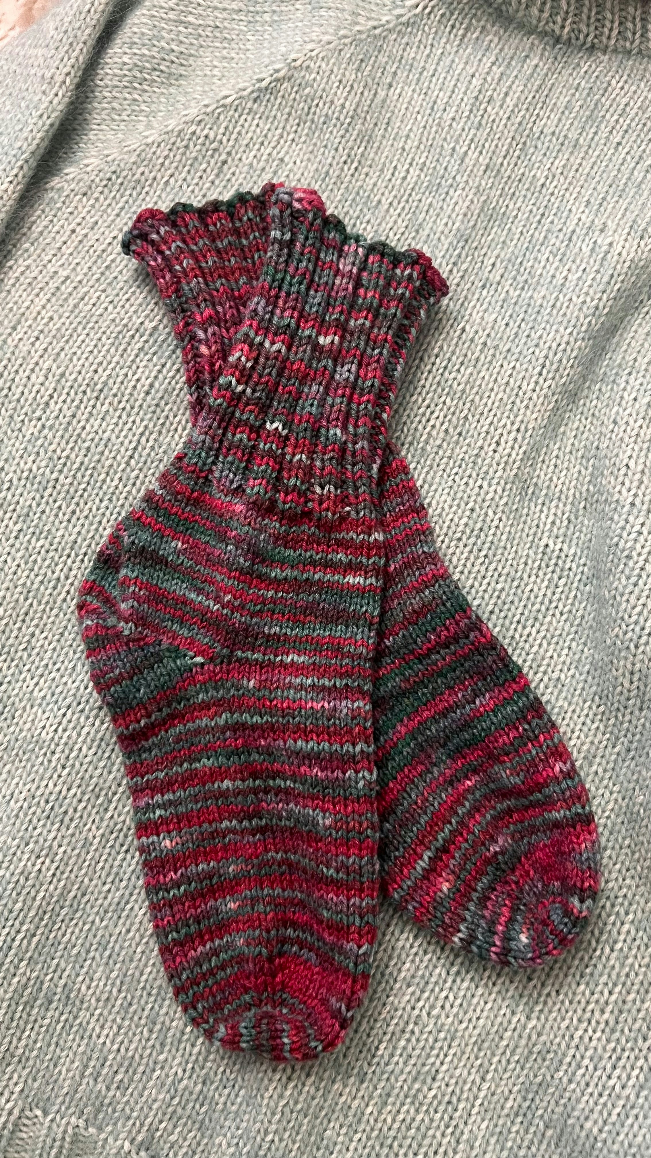 cozy winter socks, wallpaper, Styling Thick Winter Socks: Outfit Ideas 4