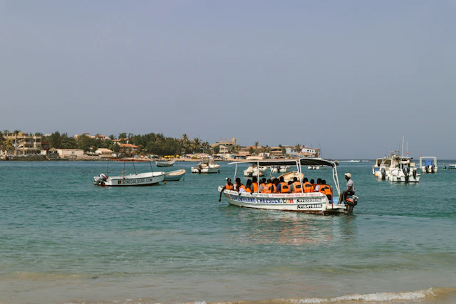 How to choose a boat tour: speedboat, catamaran, long-tail or sailing vessel, travel inspiration