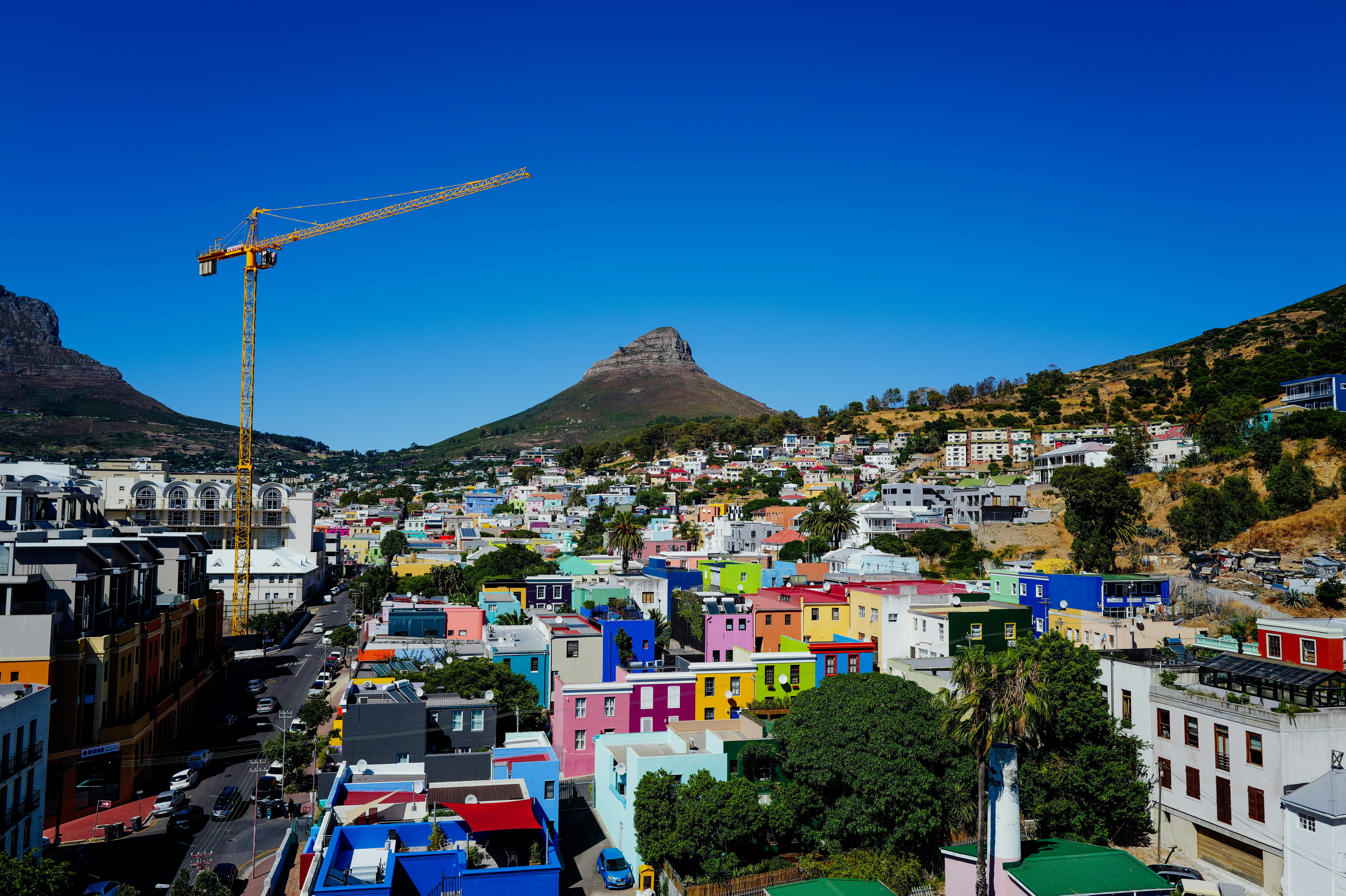 Trump threatens to use ICE agents for airport security control