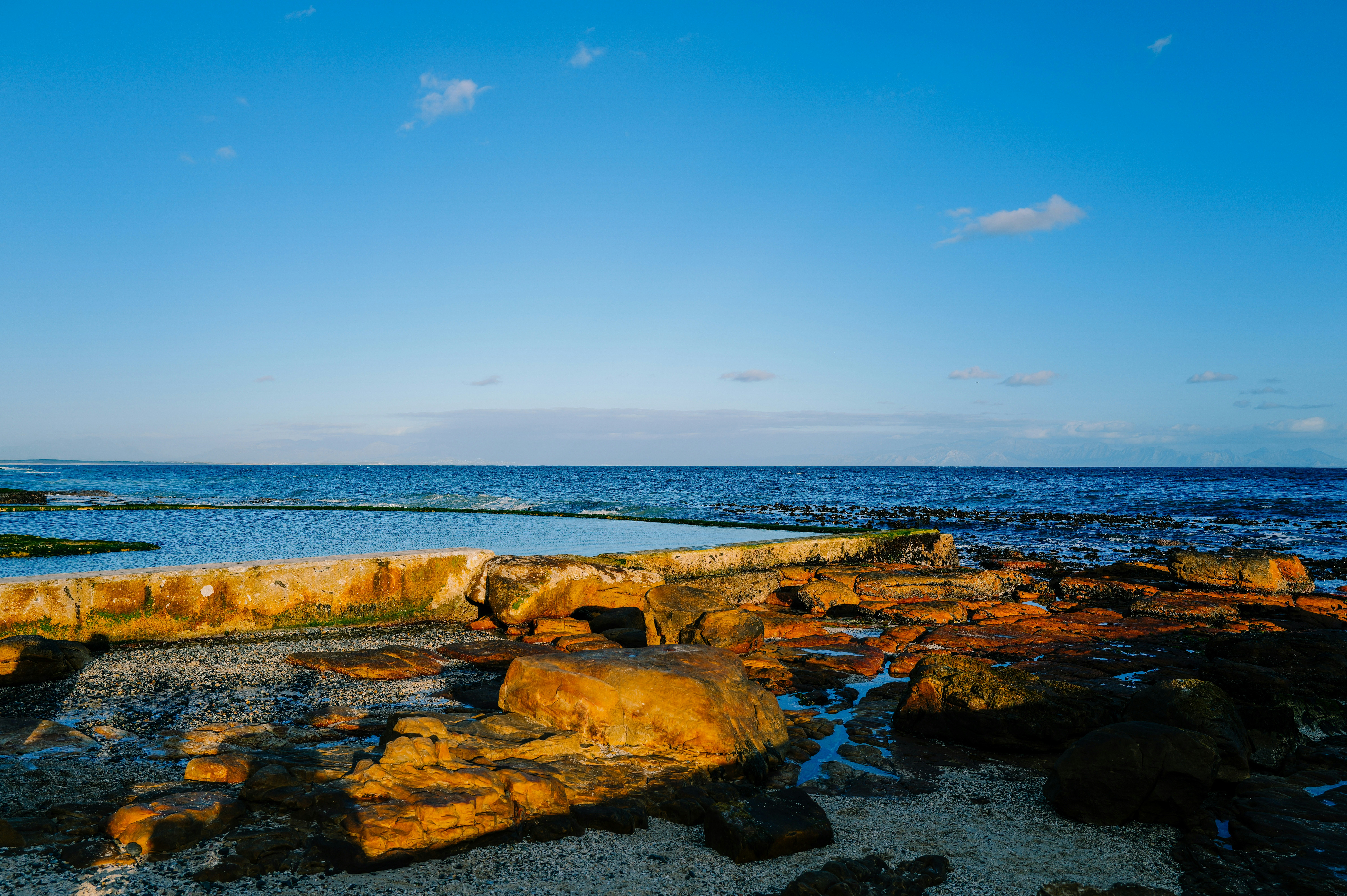 Photo by adrienolichon