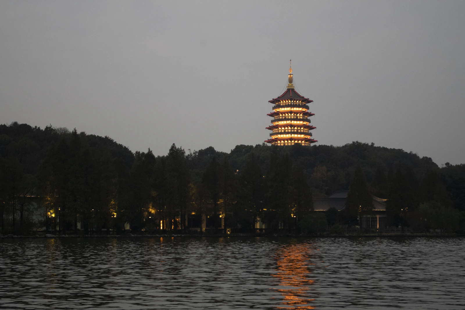 Hangzhou: West Lake & Longjing Tea Trail