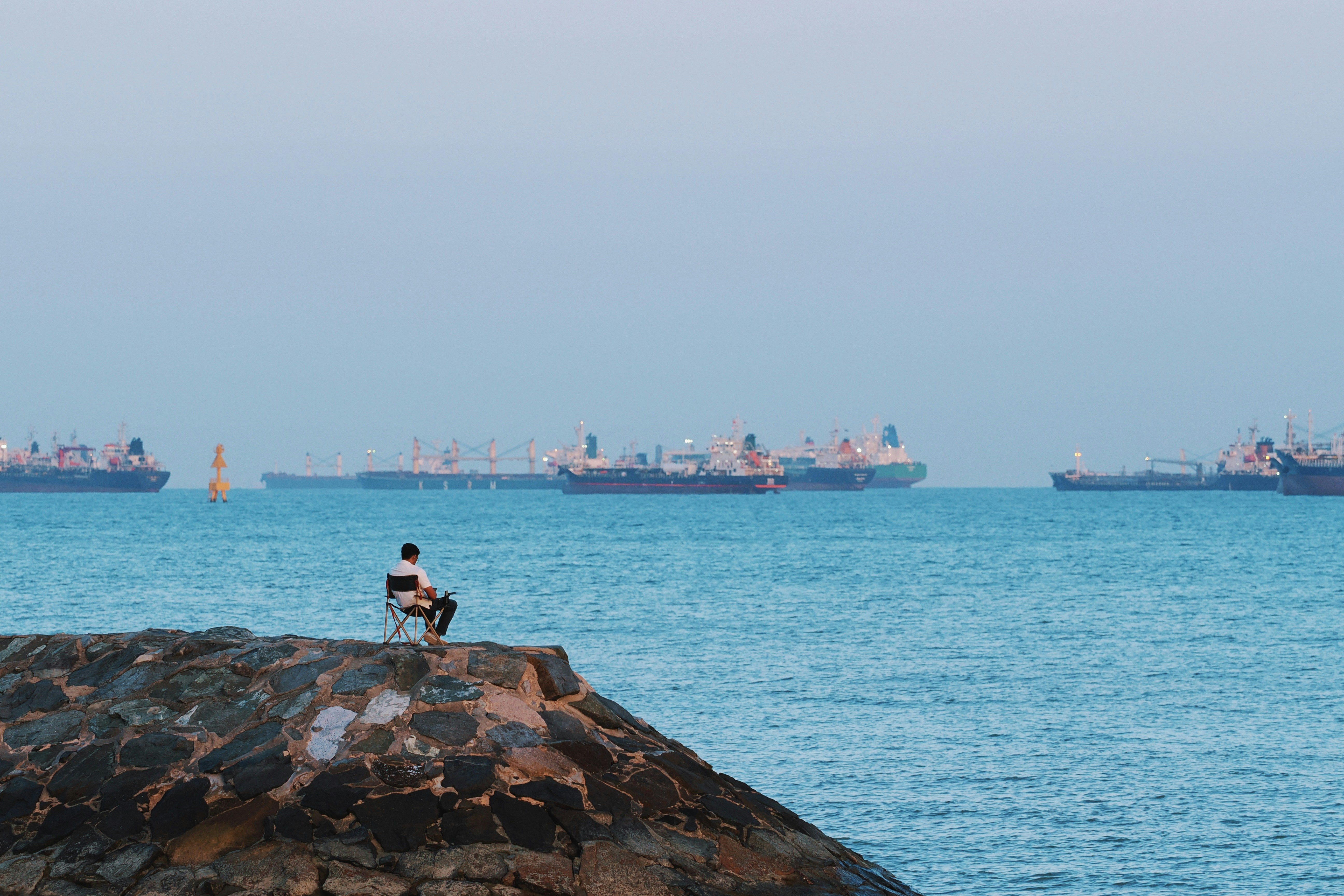 When Ports Delay Your Equipment: Backup Plans for Athletes Shipping Heavy Gear