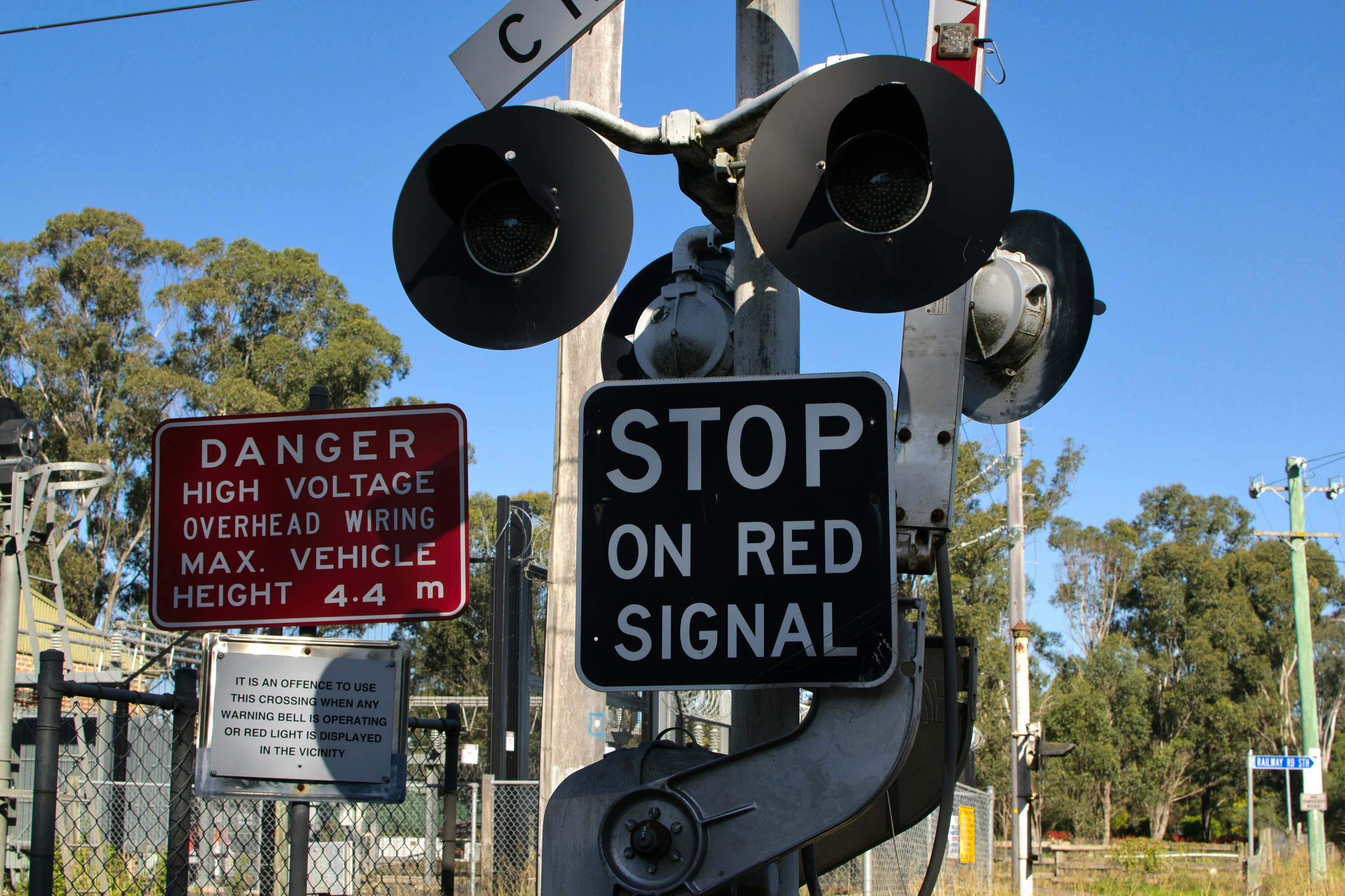 Using AI to Optimize Quantum Experimentation: A Deep Dive into Noise Mitigation Techniques