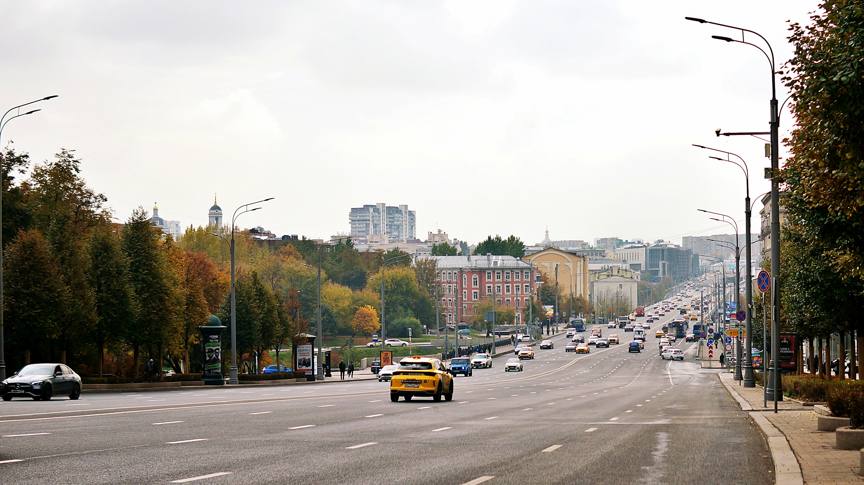 The Garden Ring is a circular arterial street system in the center of Moscow. Its length is 15.6 km, and its width is 60–70 meters. Soon after the raid on Moscow by the horde of the Crimean Khan Kazy-Girey, in 1591–1592, by order of Boris Godunov, an earthen rampart was piled up around Moscow, forming a closed ring about 16 km long. On top of it, a wooden wall up to 5 meters high was built, with 34 gate towers and about a hundred blind towers. On the outside, a moat was dug along the rampart and filled with water.