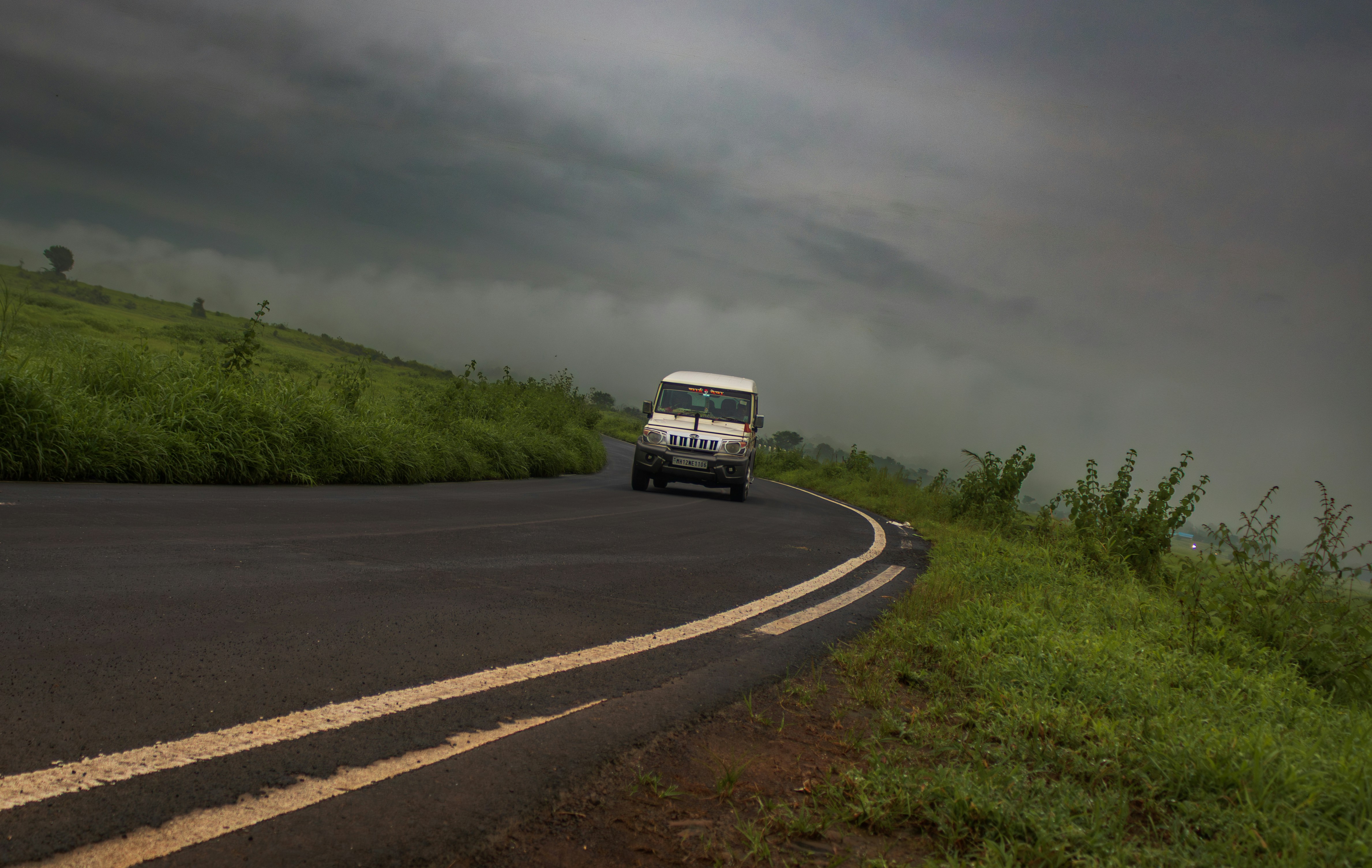 Aiinak Drive vs Zoho WorkDrive for Creative Agencies