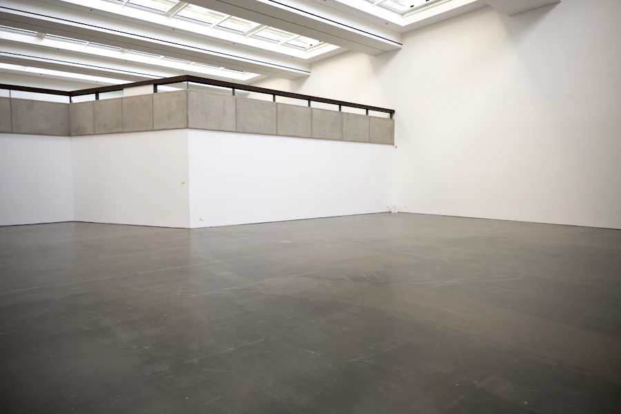 Flake chip epoxy floor finish