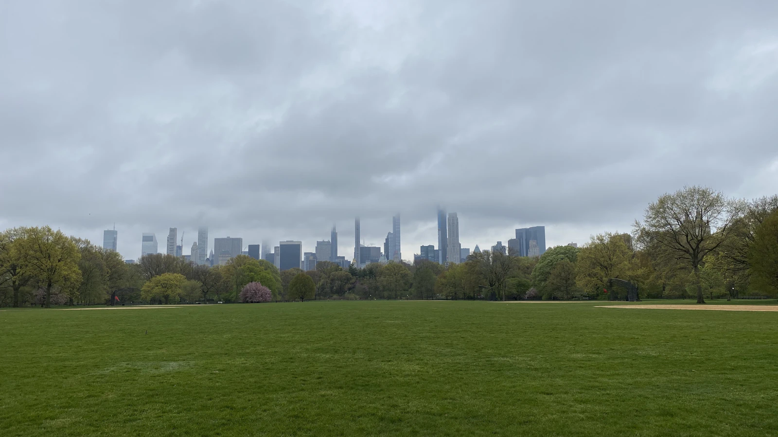 family-friendly-cities-usa New York City Central Park skyline family travel Photo from Unsplash