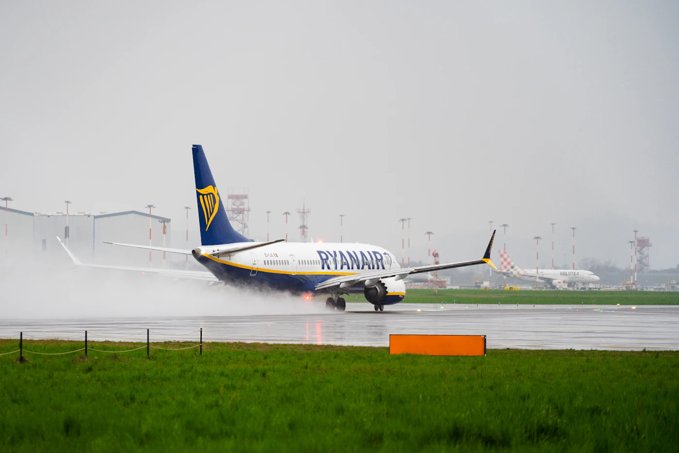 Book Cheap Flights to Europe with Ryanair: 7 Smart Tips