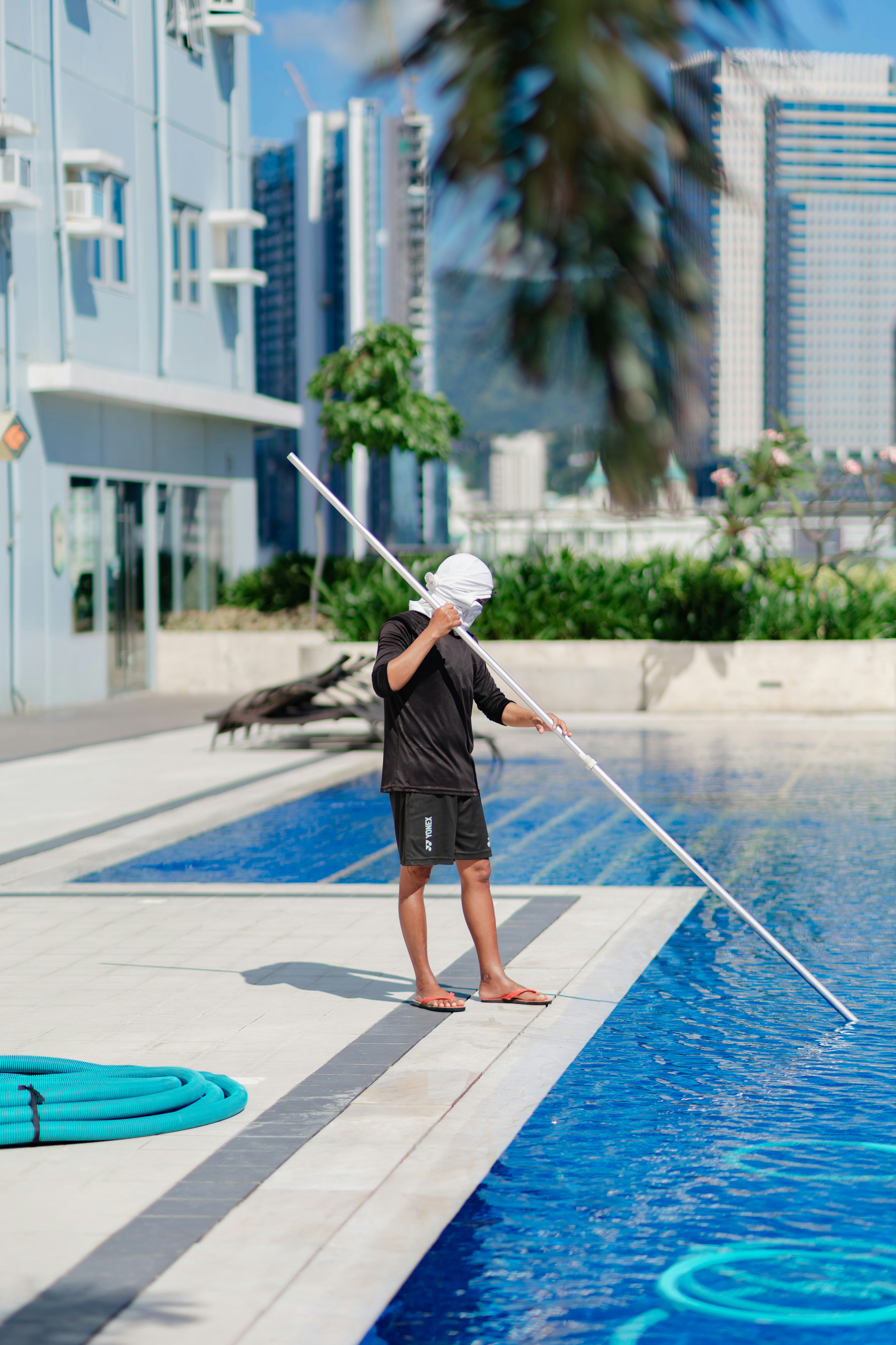 pool cleaning service