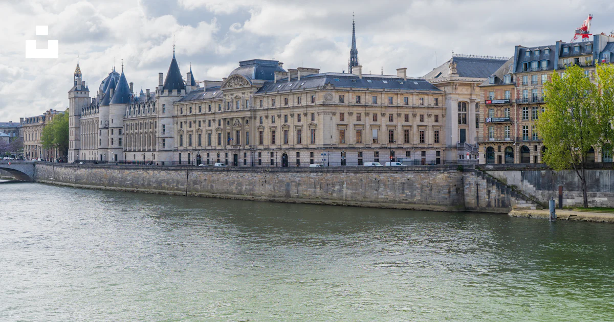 Historic Building On The Seine River In Paris Photo Free Travel Image Historic Building On The Seine River In Paris Photo Free Travel Image