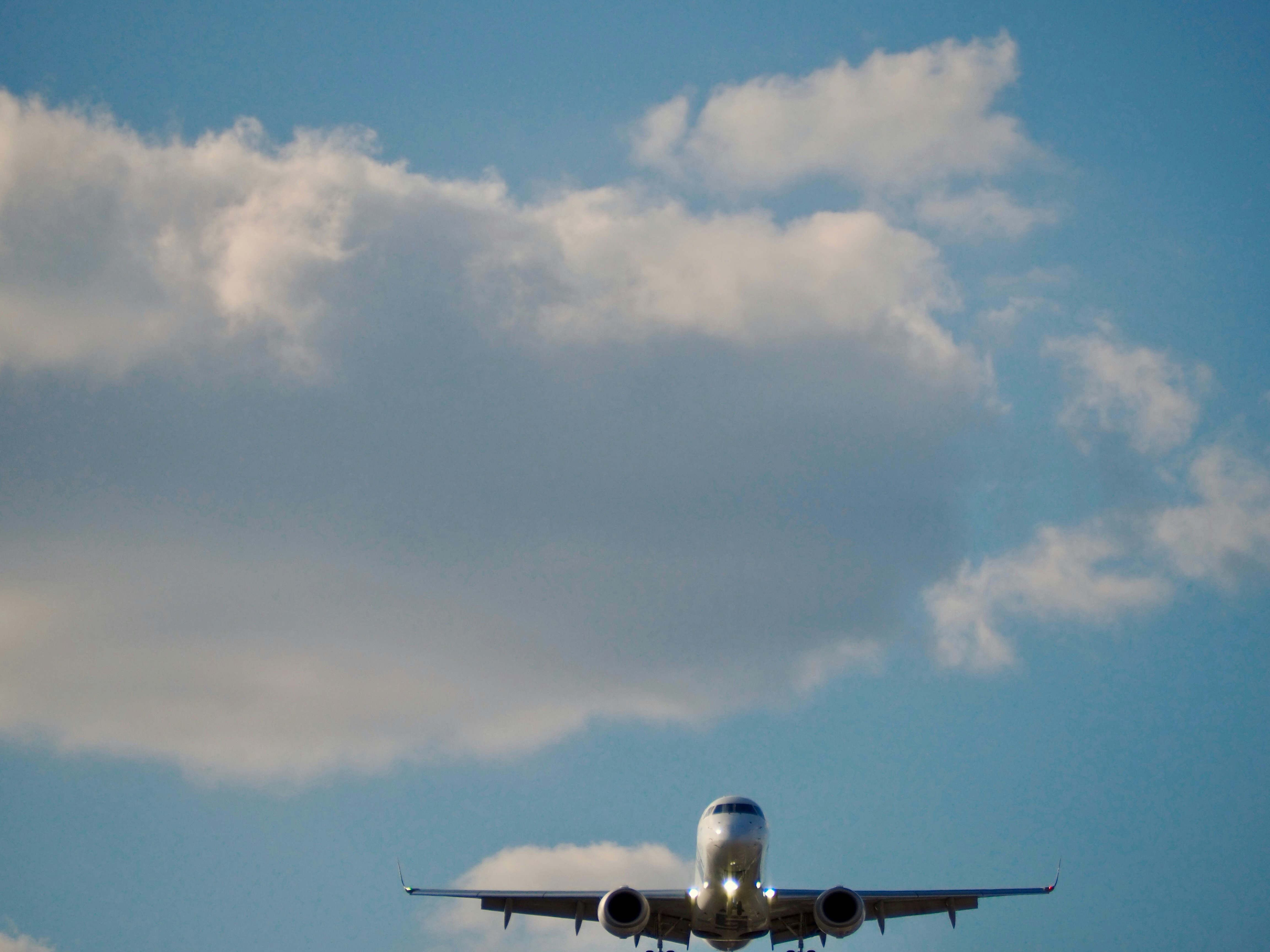 When Airspace Becomes a Risk: How Drone and Military Incidents Over the Gulf Can Disrupt Your Trip