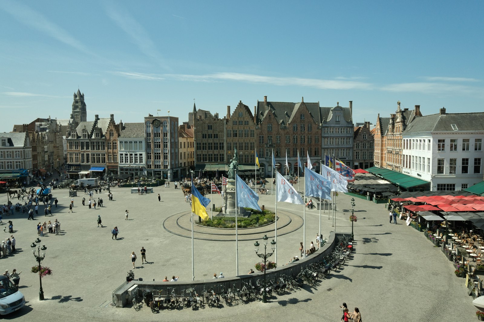 De markt is er op woensdag en zaterdag