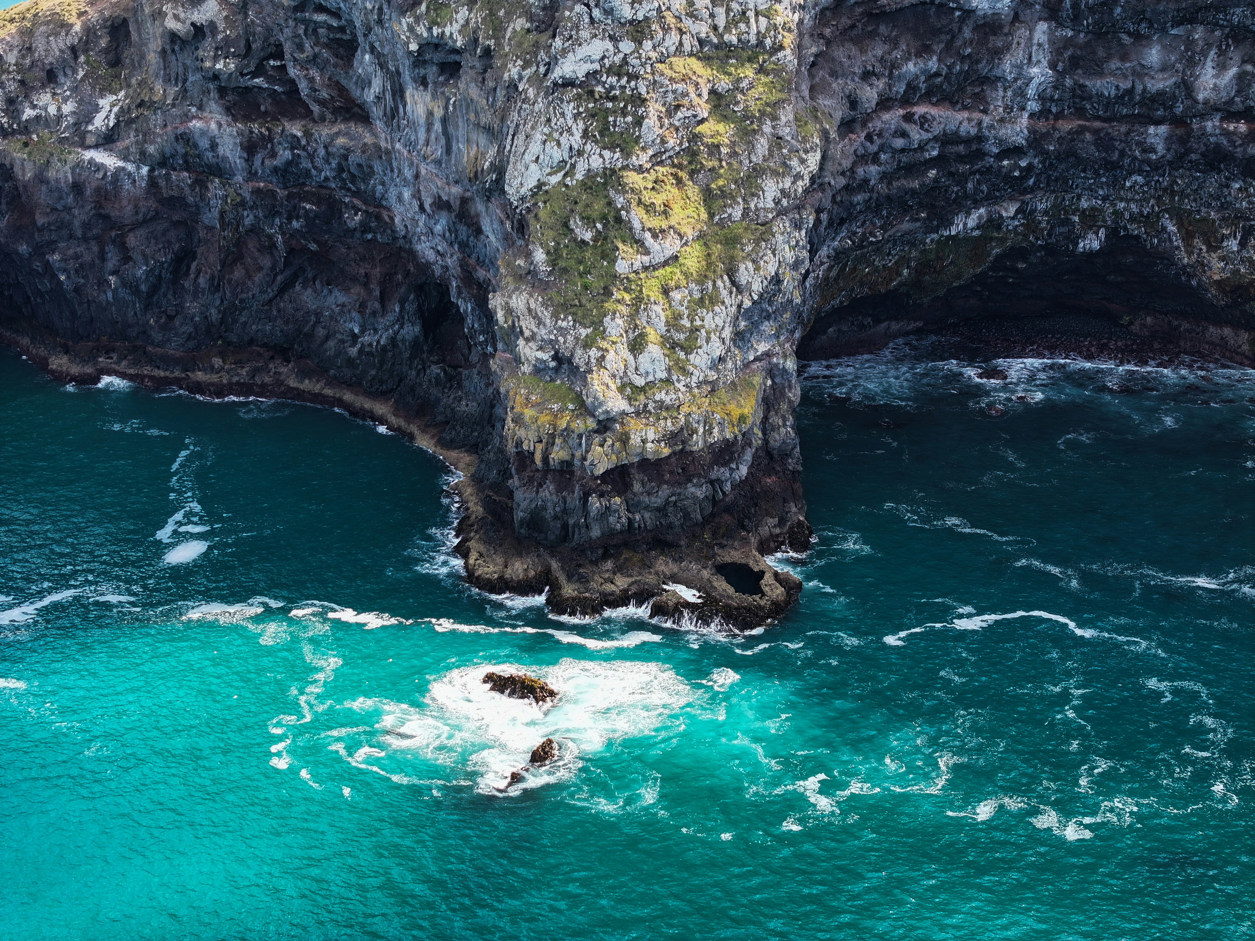 Photo by maximilian_brand