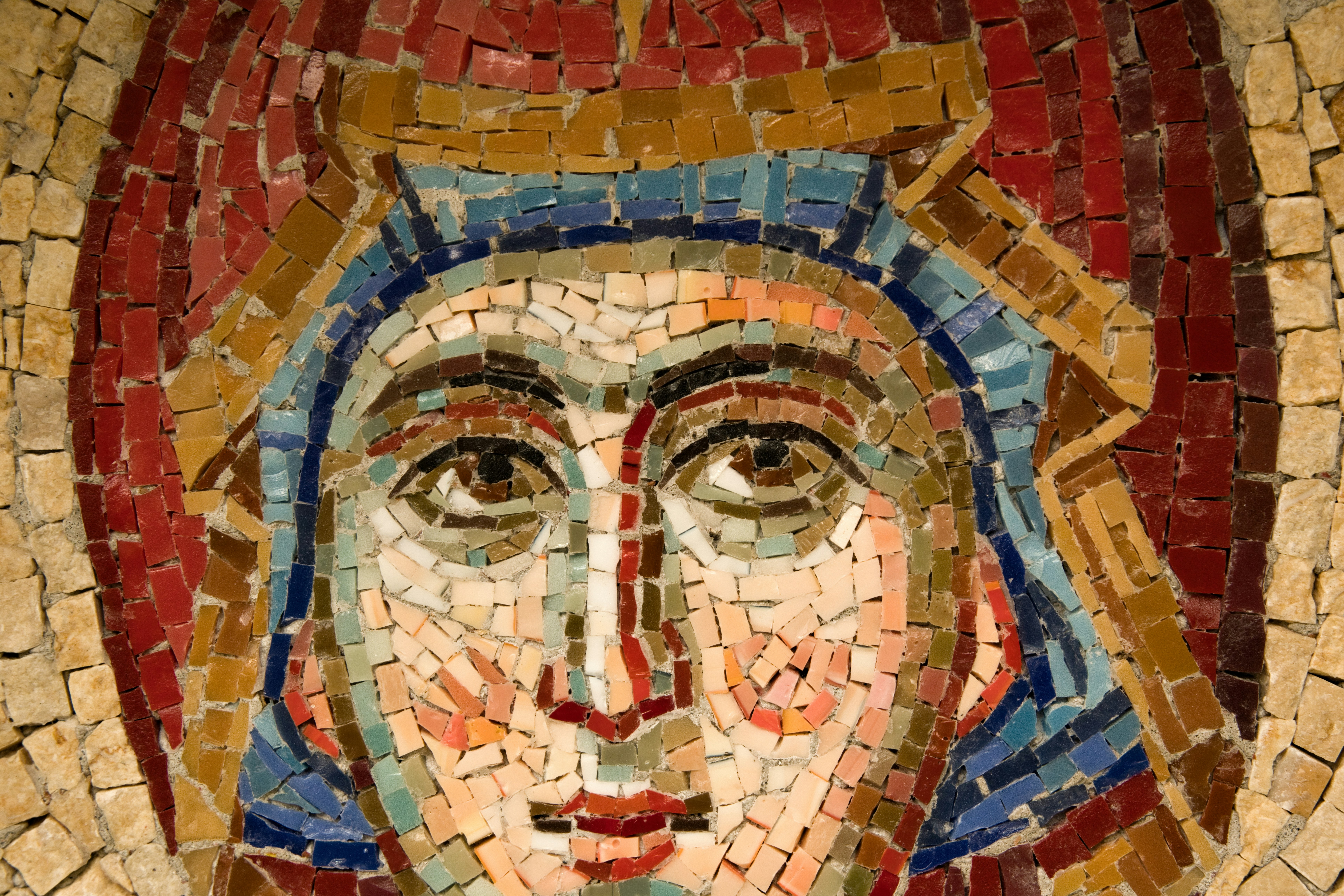 Mosaïque rapprochée du visage d’une femme