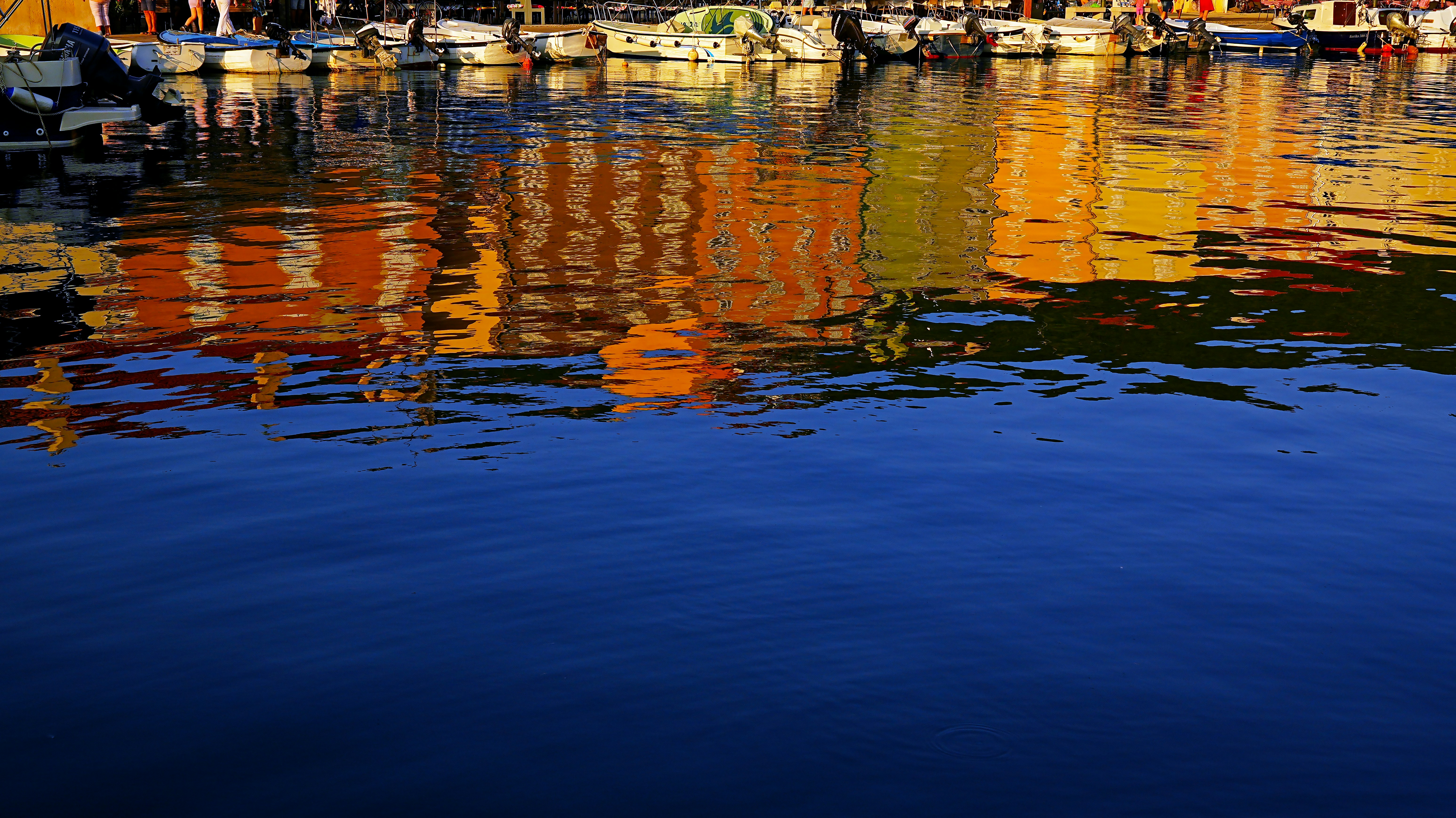 Photo by borisview