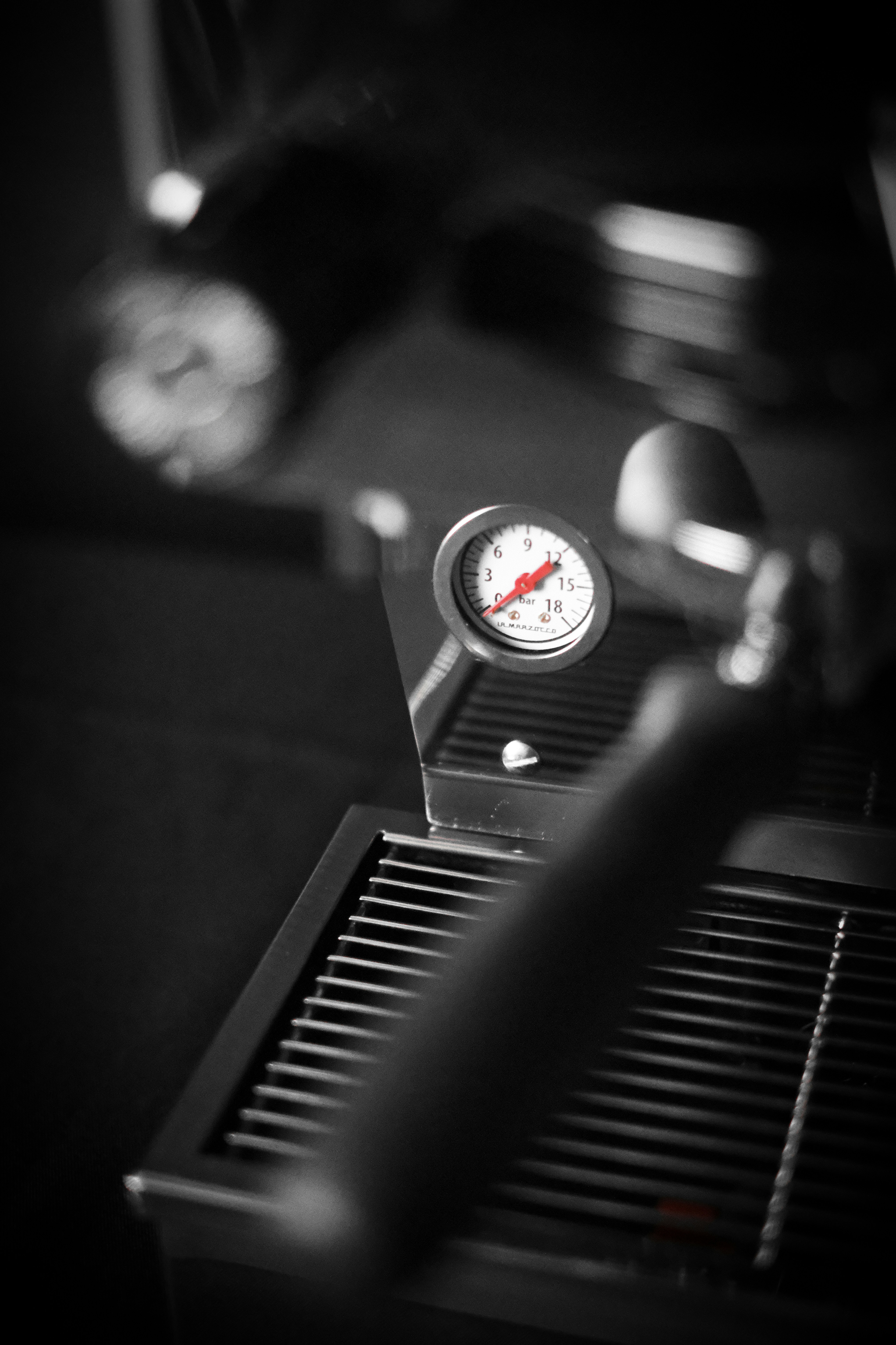 Espressomaschinen-Druckmessgerät mit roter Nadel