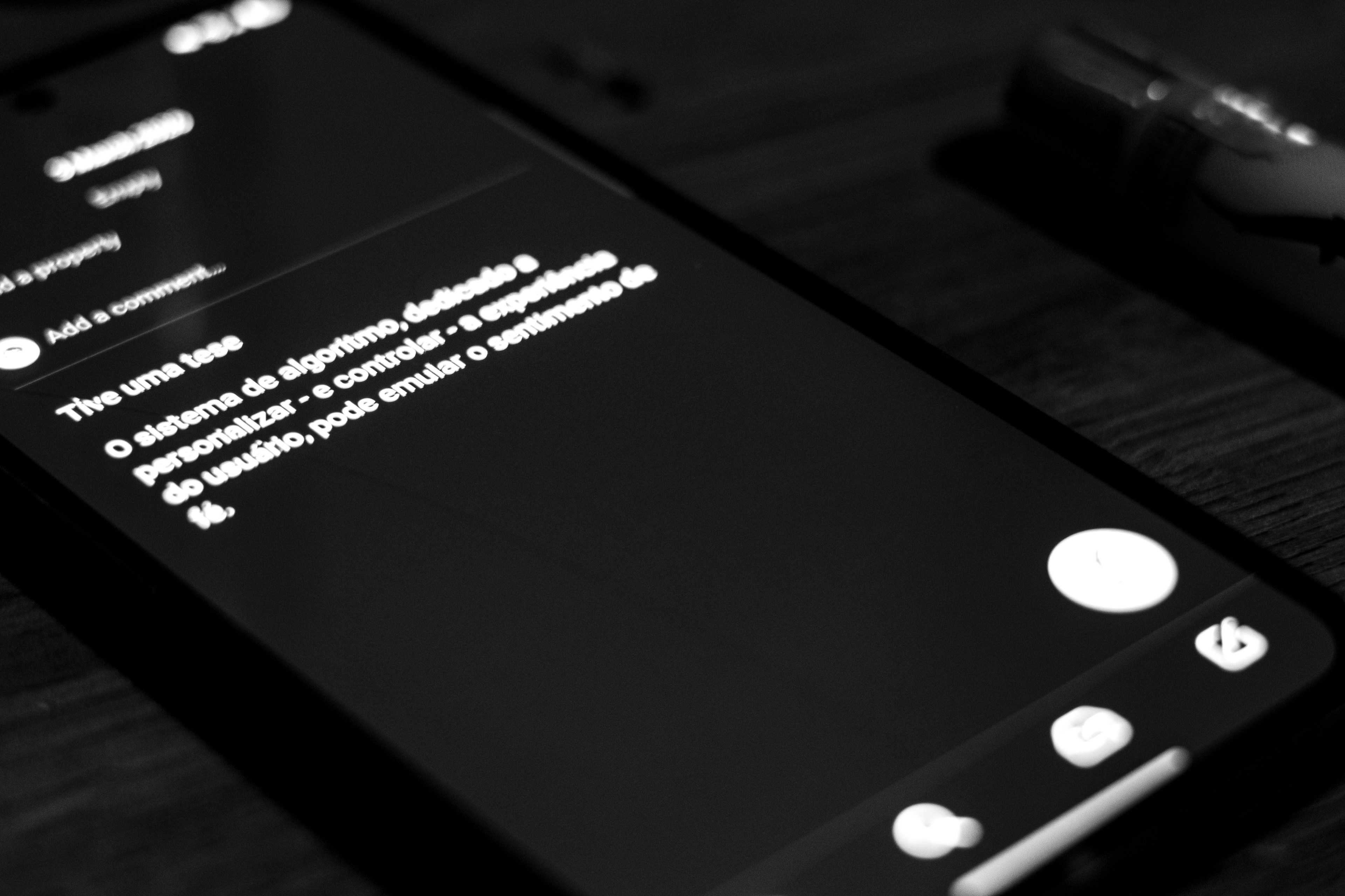 Pantalla del smartphone mostrando texto e iconos.