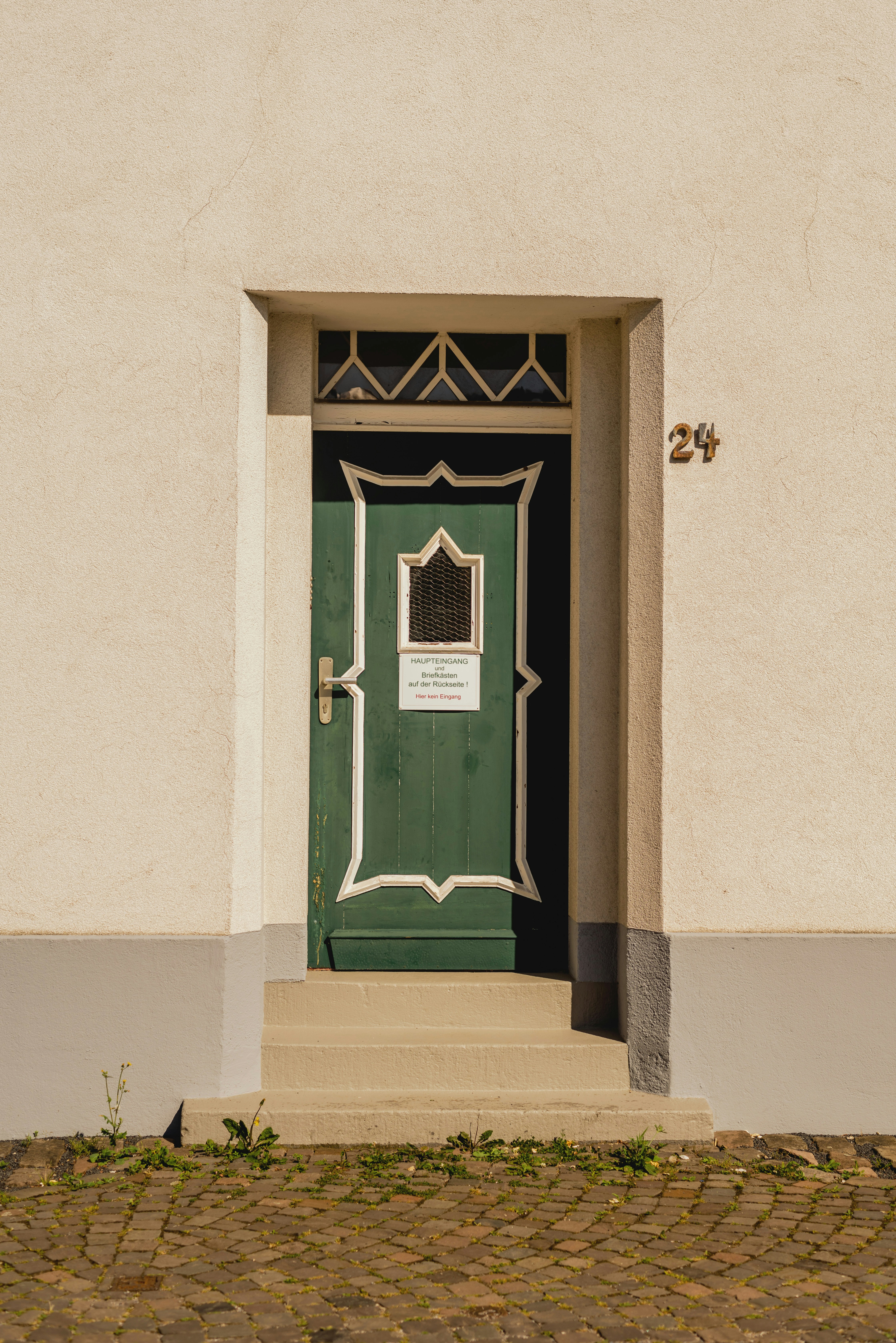 Photo by eugenivy_now