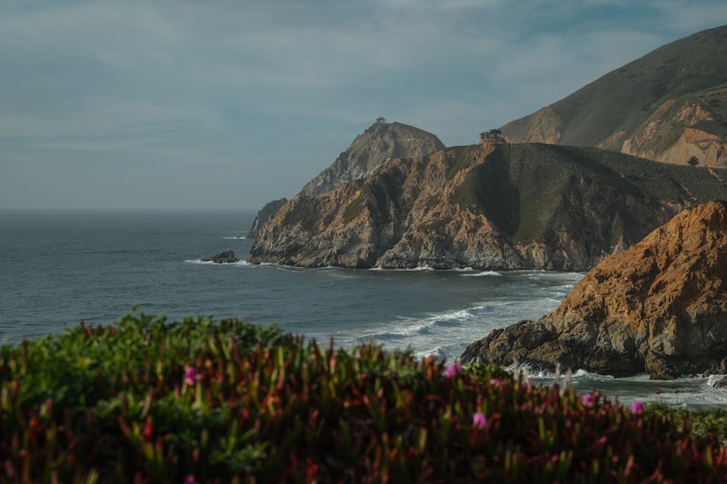 Rocky coastline with ocean waves in Sacramento