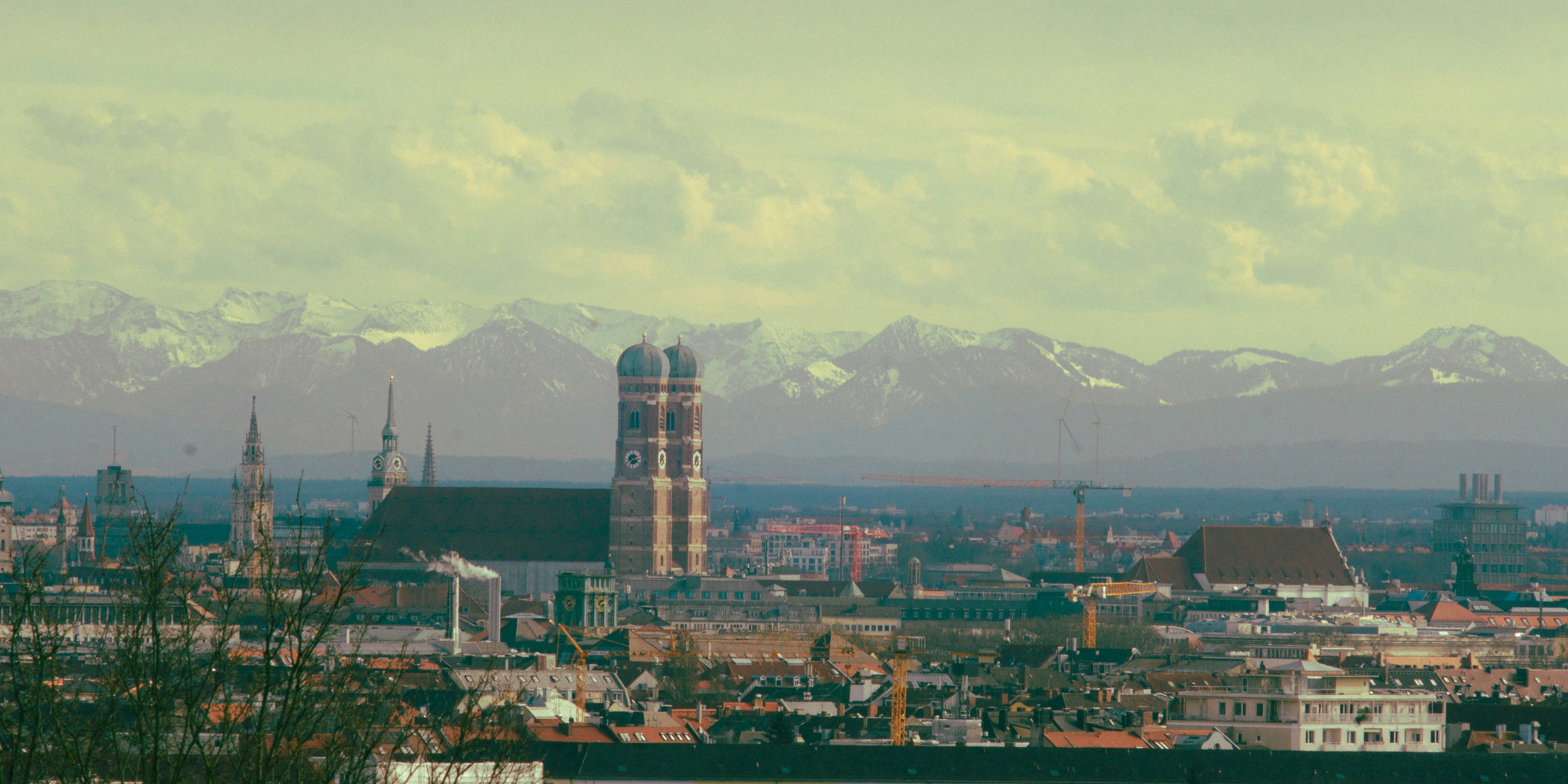 Munich skyline LinkedIn background