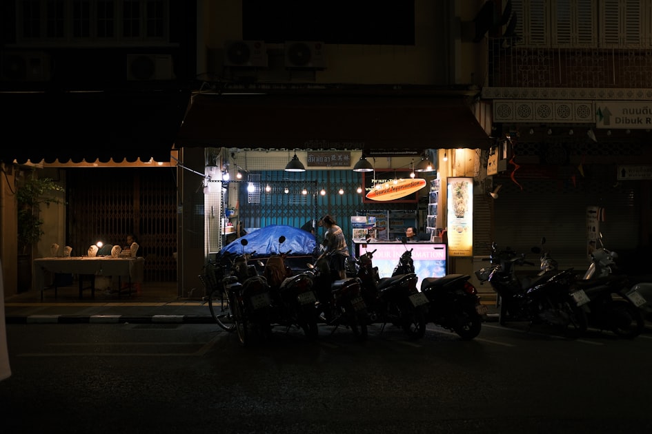 Why Locals Are the Best Travel Guides (And How to Connect With Them)