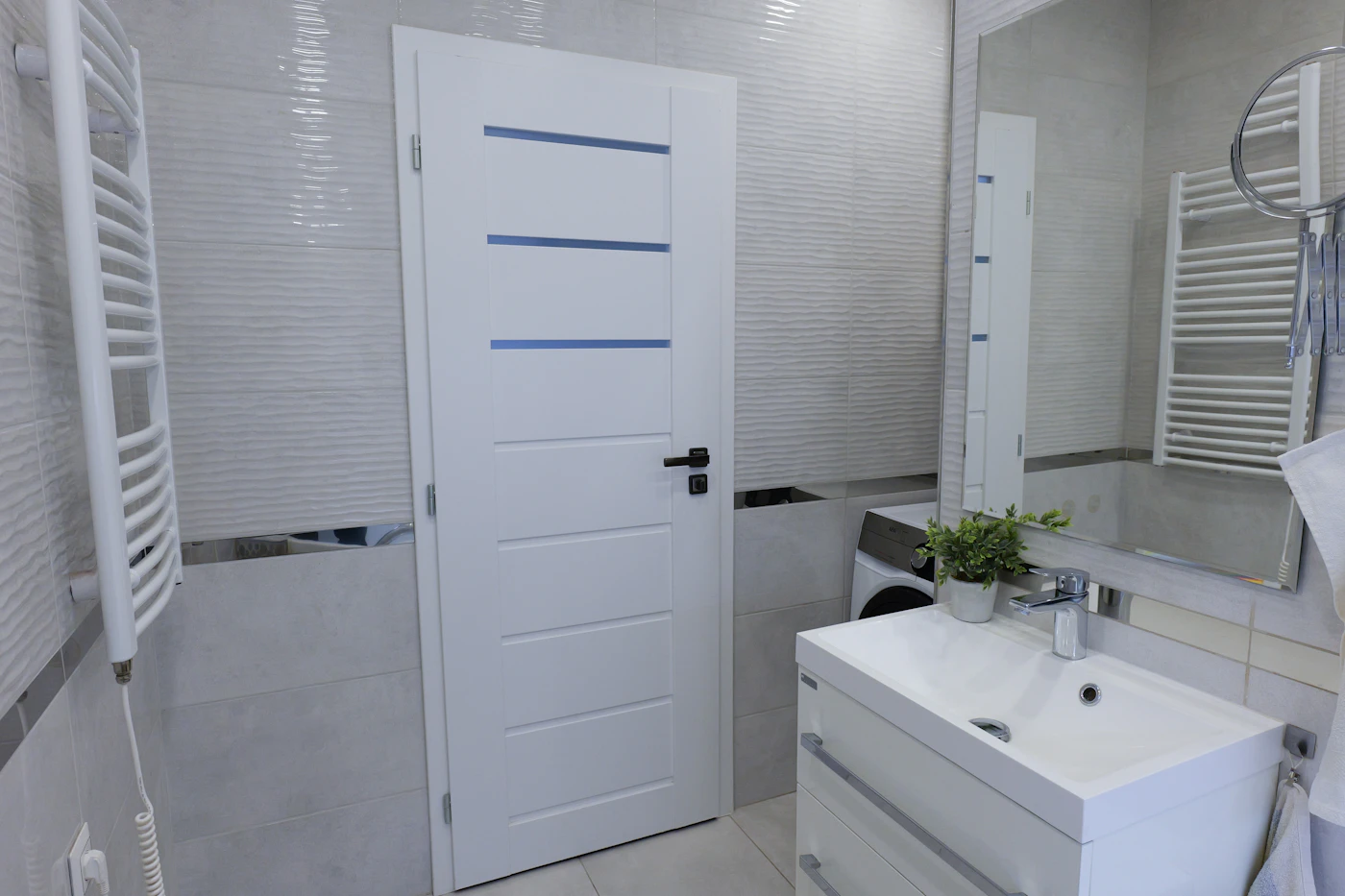 Referencia de baño de vivienda compacta
