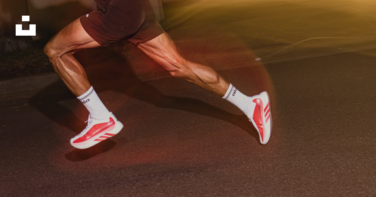 Running Fast Image Man running fast at night with motion blur photo – Free Running Image ...