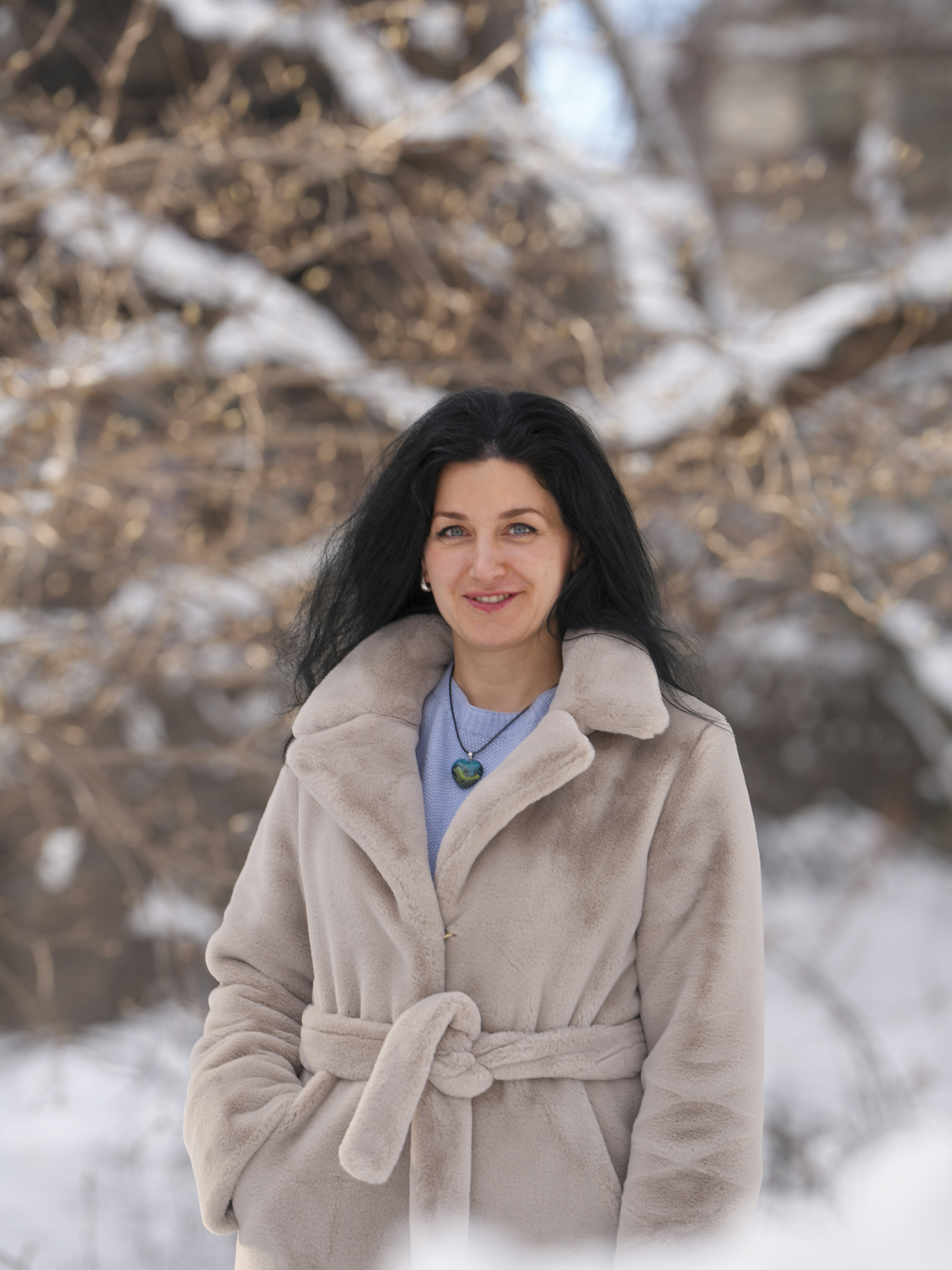 winter cozy outdoor fashion, wallpaper, Best Outfits for Outdoor Hot Chocolate Stops: Style Meets Comfort 4