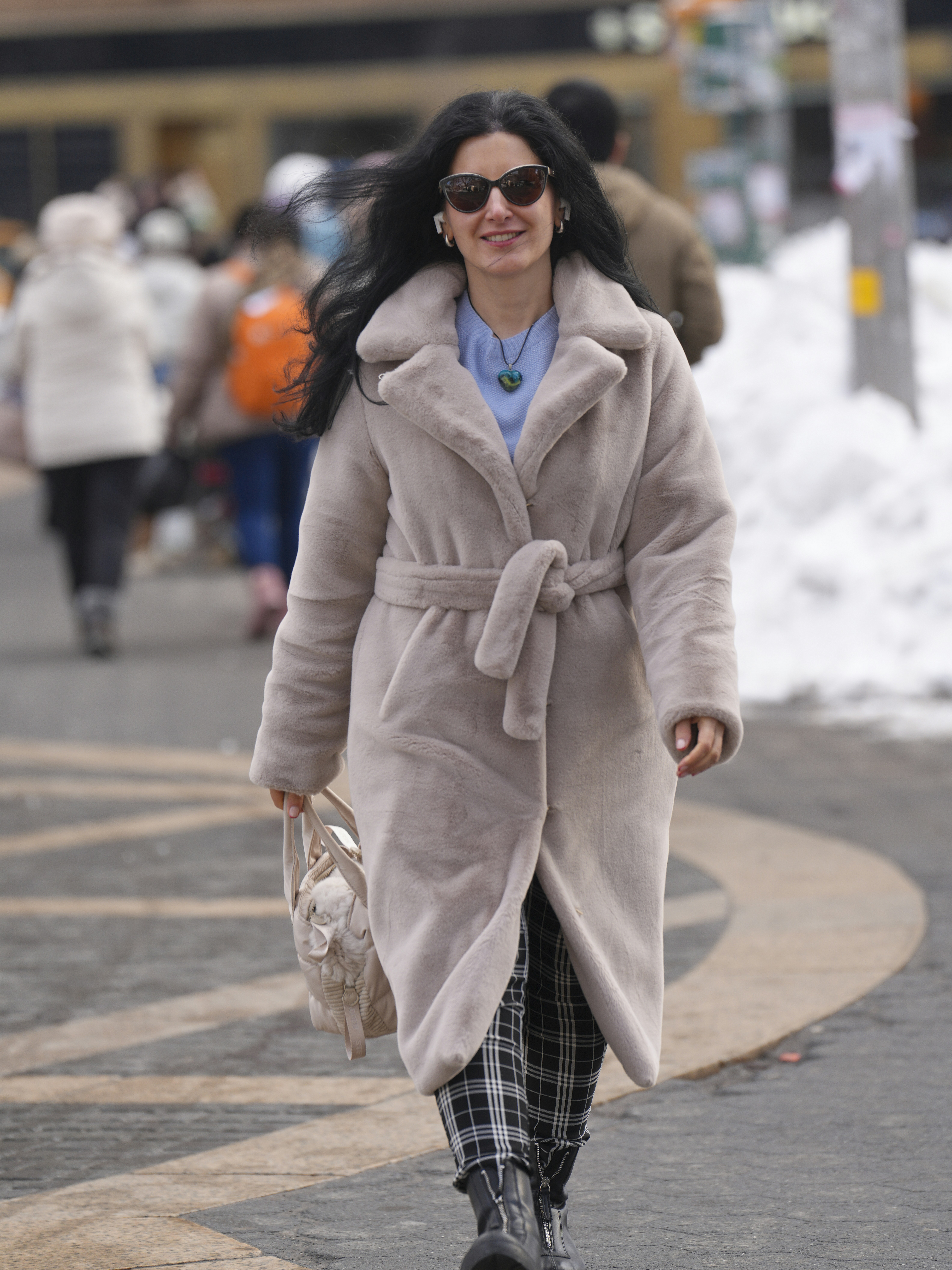 Embrace, Evolve, Elevate: Your Seasonal Style Transformation Guide