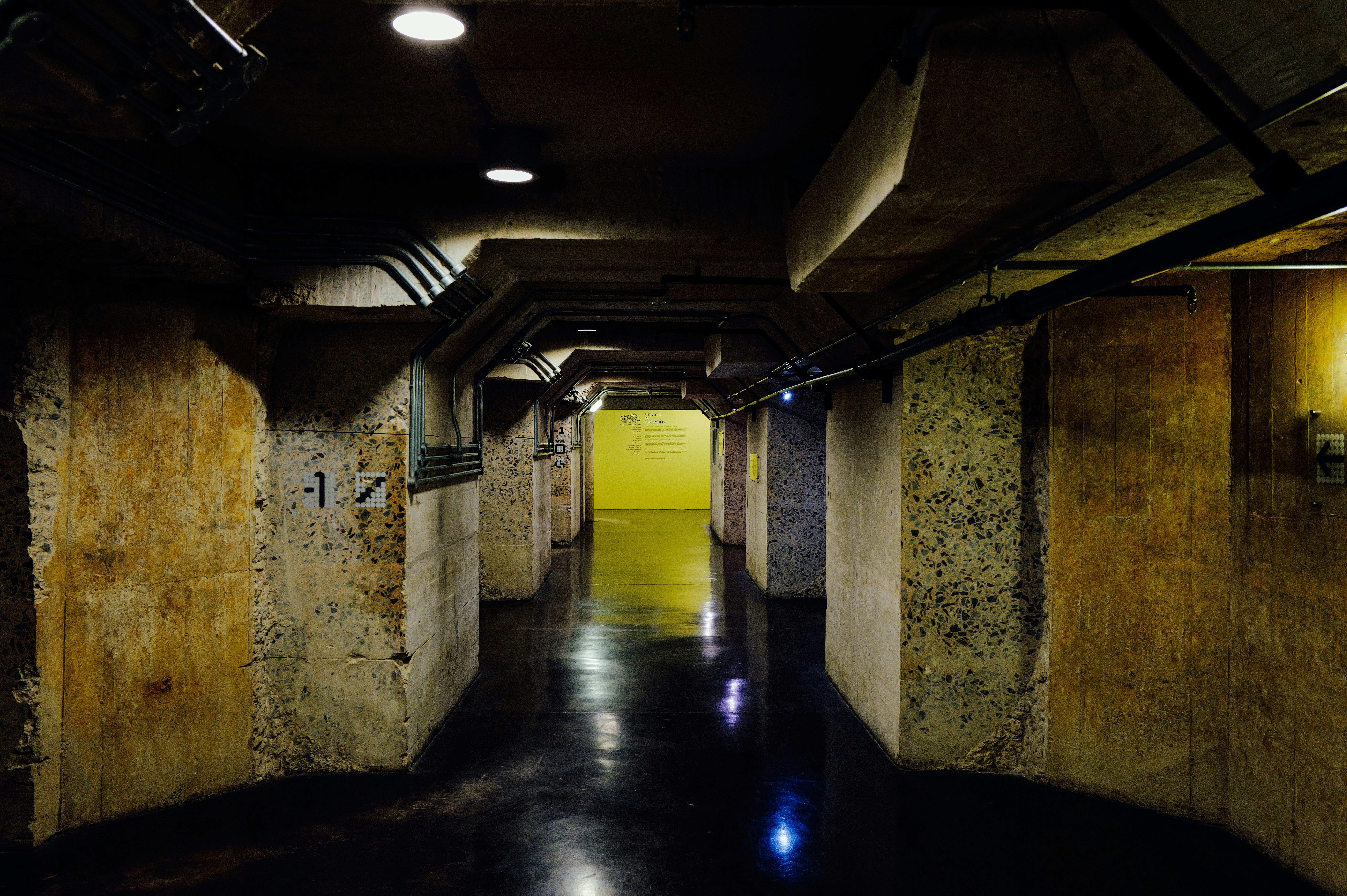 Photo by adrienolichon