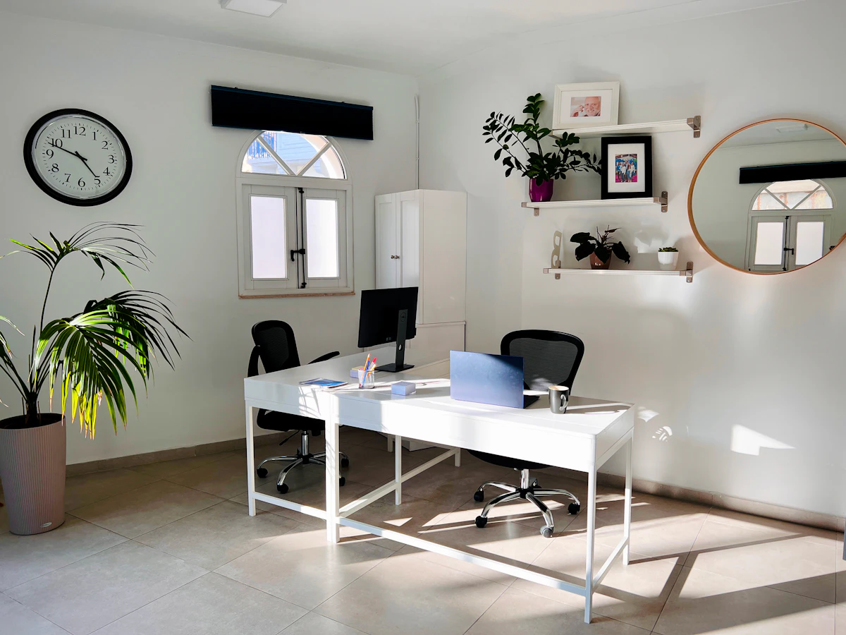 Fresha vs. Zenoti: What Your Clinic Is Really Missing (and the Best Alternatives 2026)