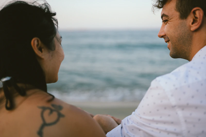 Sugar Paar verliebt am Strand