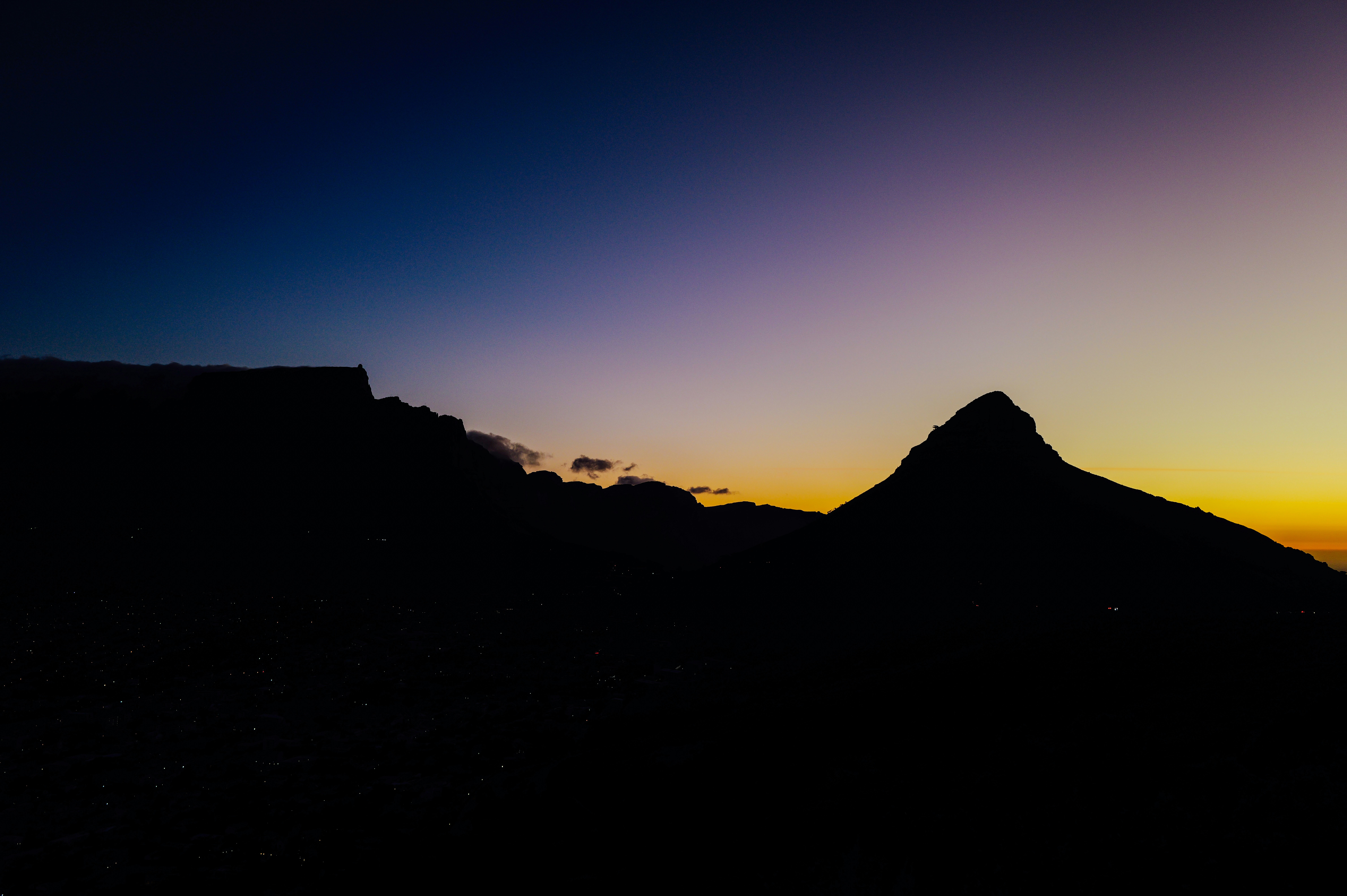 Photo by adrienolichon
